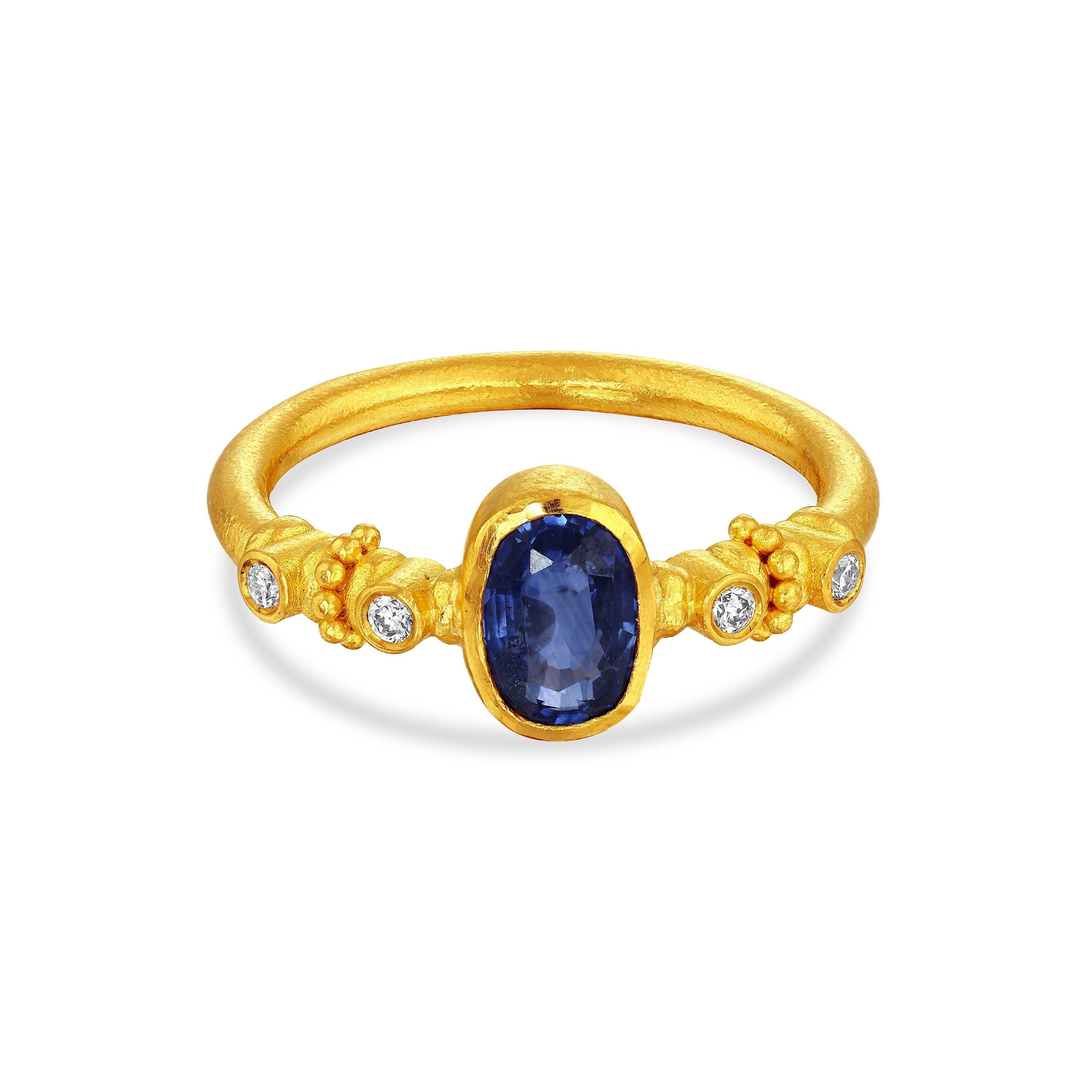 Classical Roman 24k Gold Ring for Woman with Sapphire and Diamonds For Sale