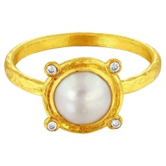 Anillo de Oro 24K para Mujer con Perla Blanca y Diamantes