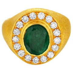 Anillo de oro de 24k para mujer con esmeralda talla oval y diamantes