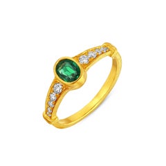 24k Gold Ring for Woman with Emerald and Diamonds