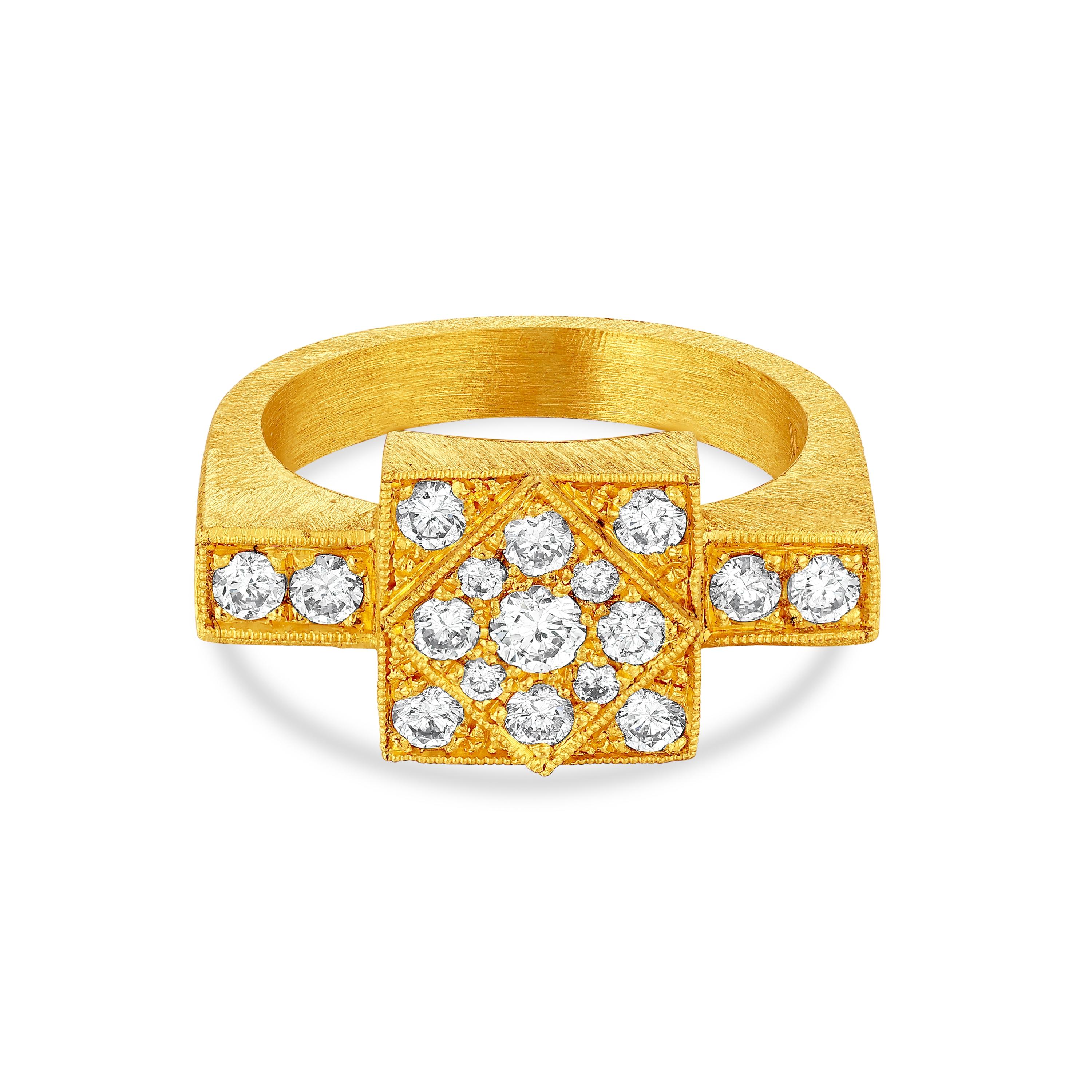 Classical Roman 24k Gold Square Ring for Woman with Brilliant Cut Diamonds 0.65 Carat For Sale