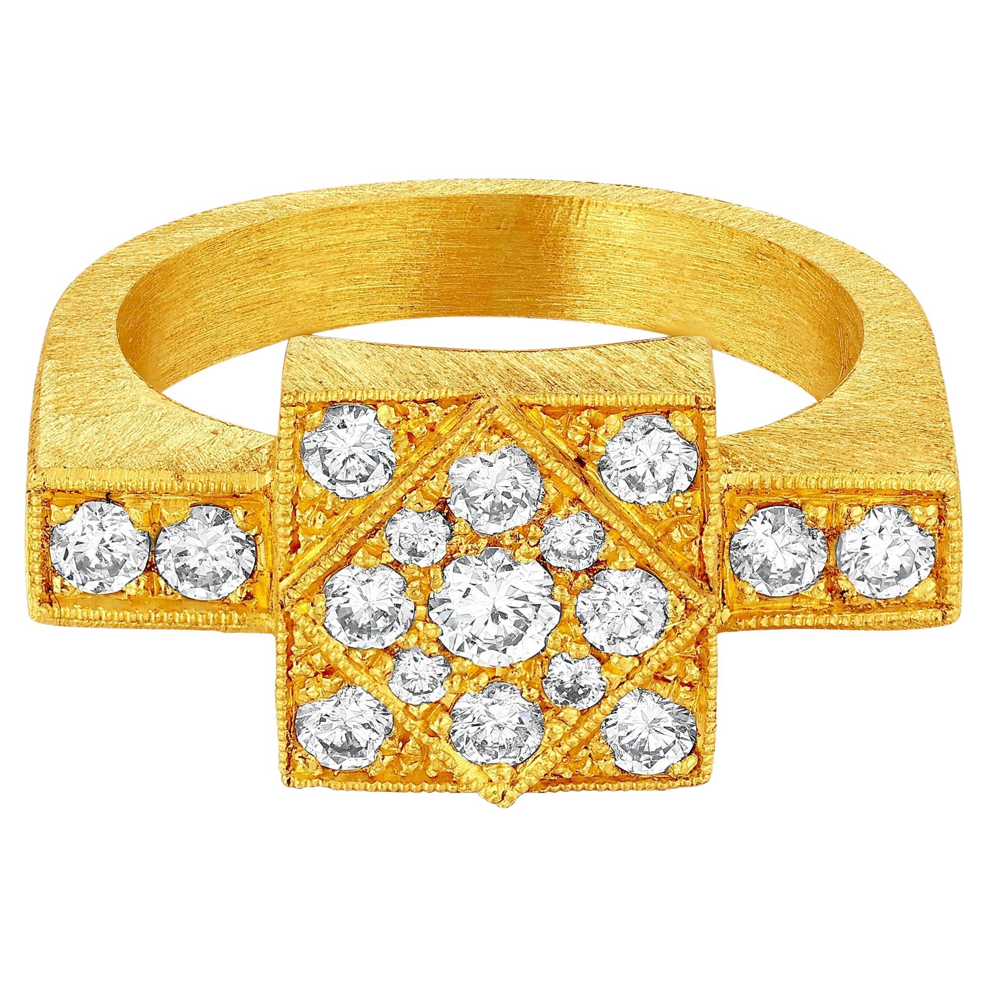 24k Gold Square Ring for Woman with Brilliant Cut Diamonds 0.65 Carat