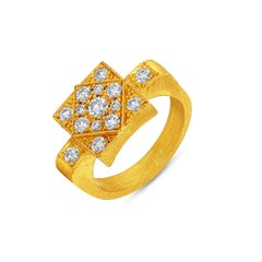 24k Gold Square Ring for Woman with Brilliant Cut Diamonds 0.74 Carat