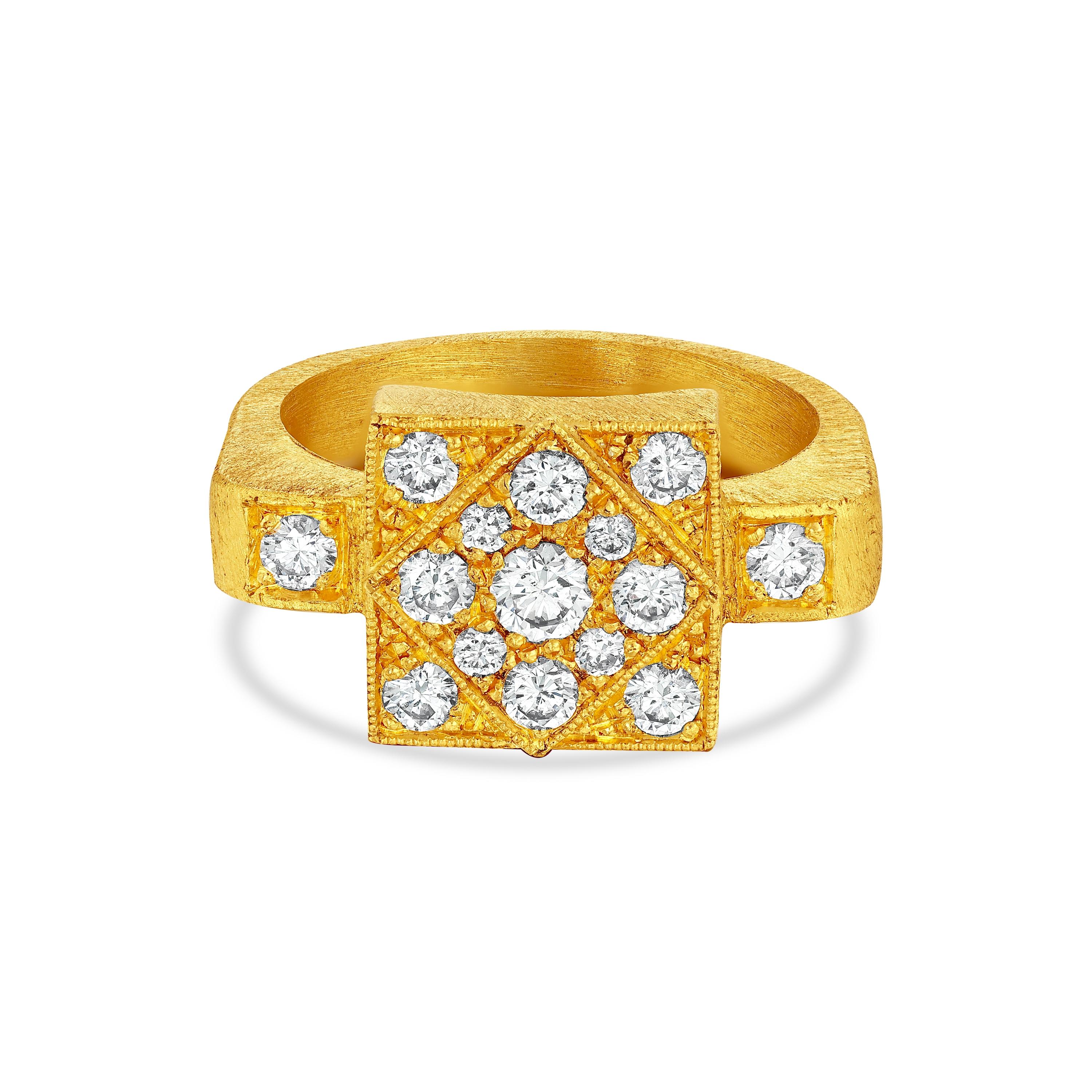 Classical Roman 24k Gold Square Ring for Woman with Brilliant Cut Diamonds 0.74 Carat For Sale