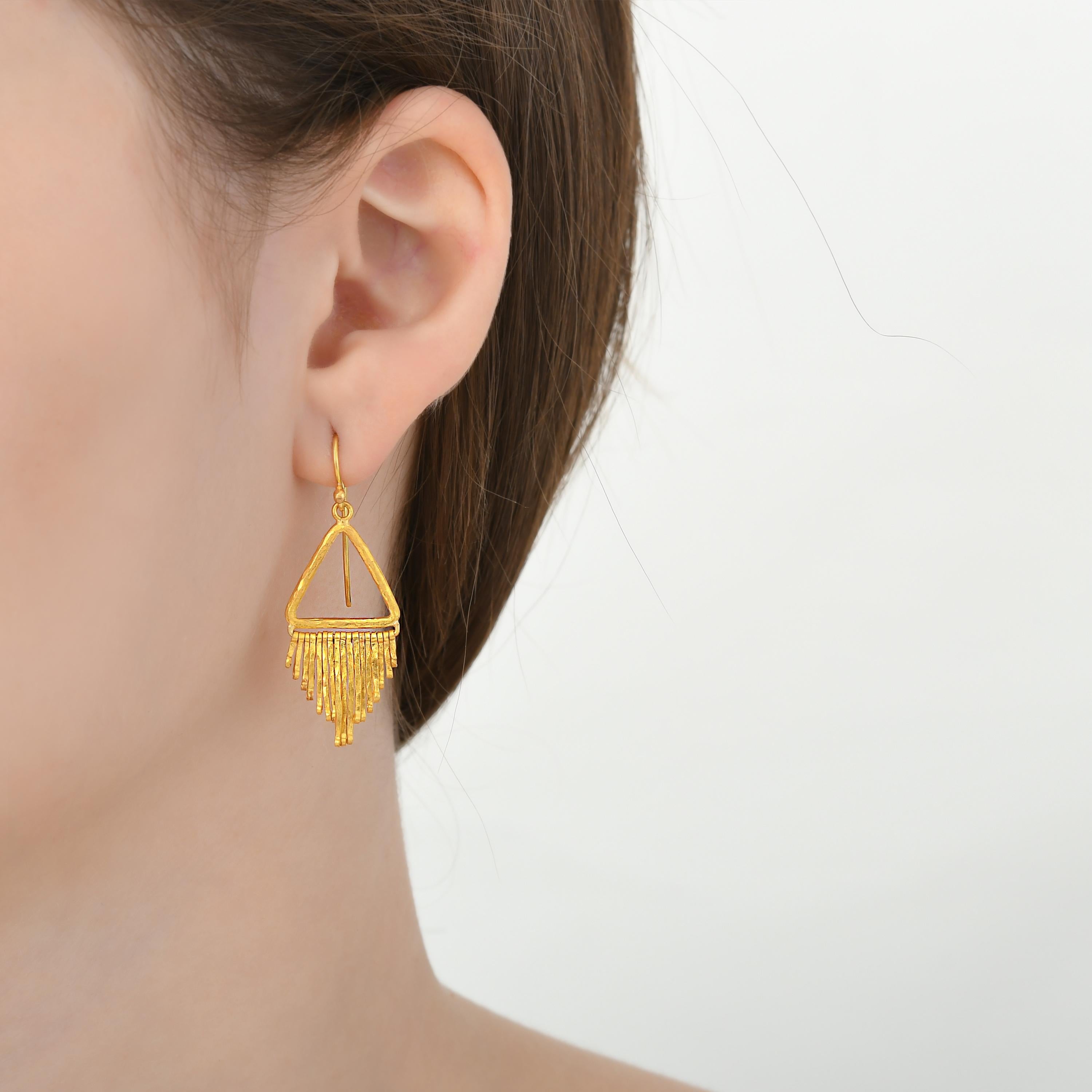24k Gold Triangle Willow Earrings for Woman with Diamonds In New Condition For Sale In İstanbul, TR