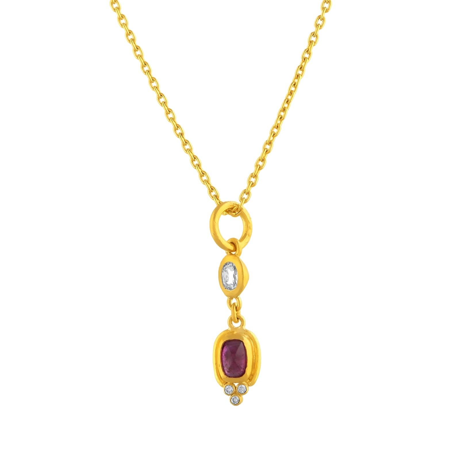 Classical Roman 24k Pendant for Women with a Sugarloaf-Cut Ruby and Diamonds For Sale