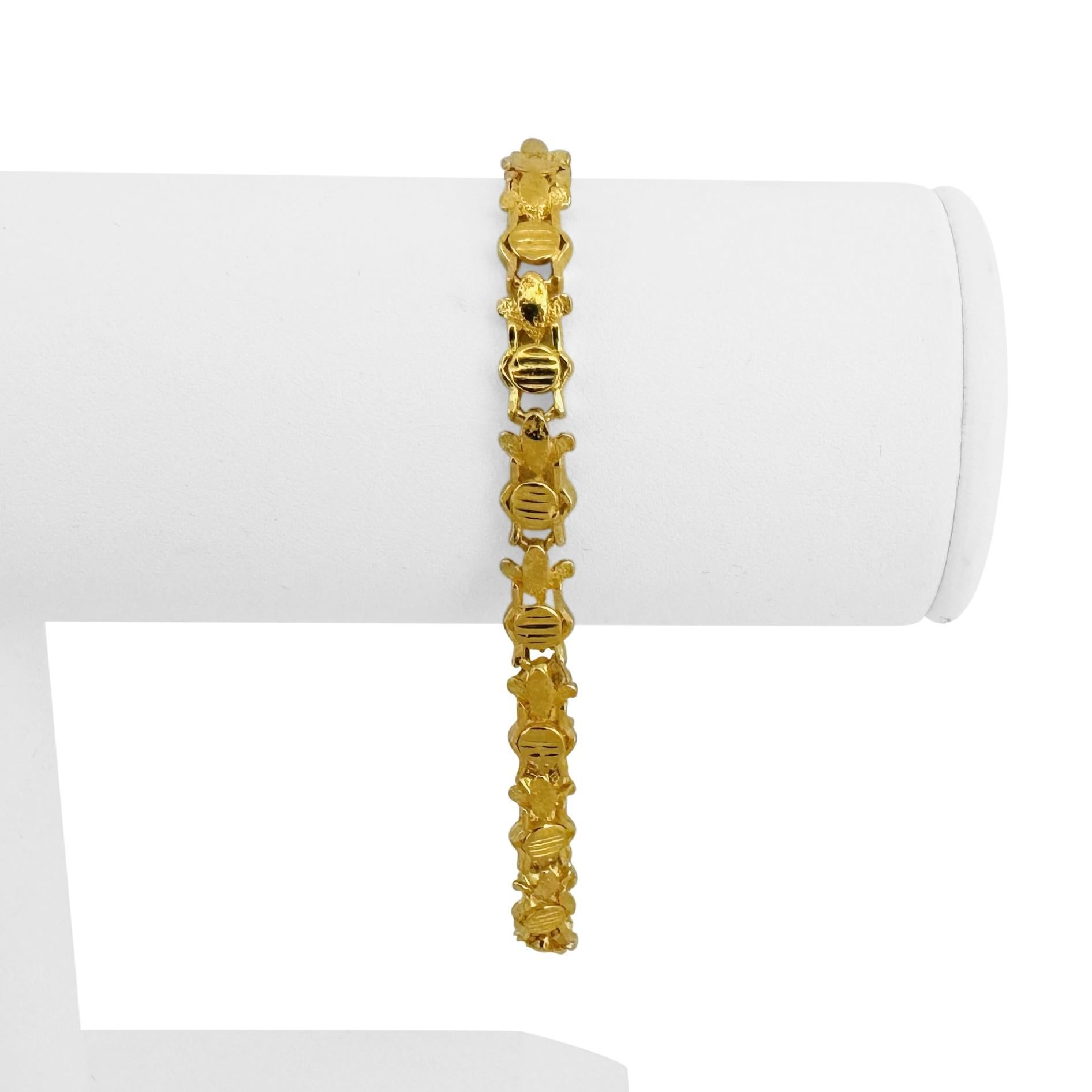 Zustand:  Ausgezeichneter Condit, Professionell gereinigt und poliert
Metall: 24k Gold (markiert und professionell getestet)
Gewicht: 15,2 g
Länge: 7,25 Zoll
Breite: 6 mm
Verschluss: Haken
Markierungen: 