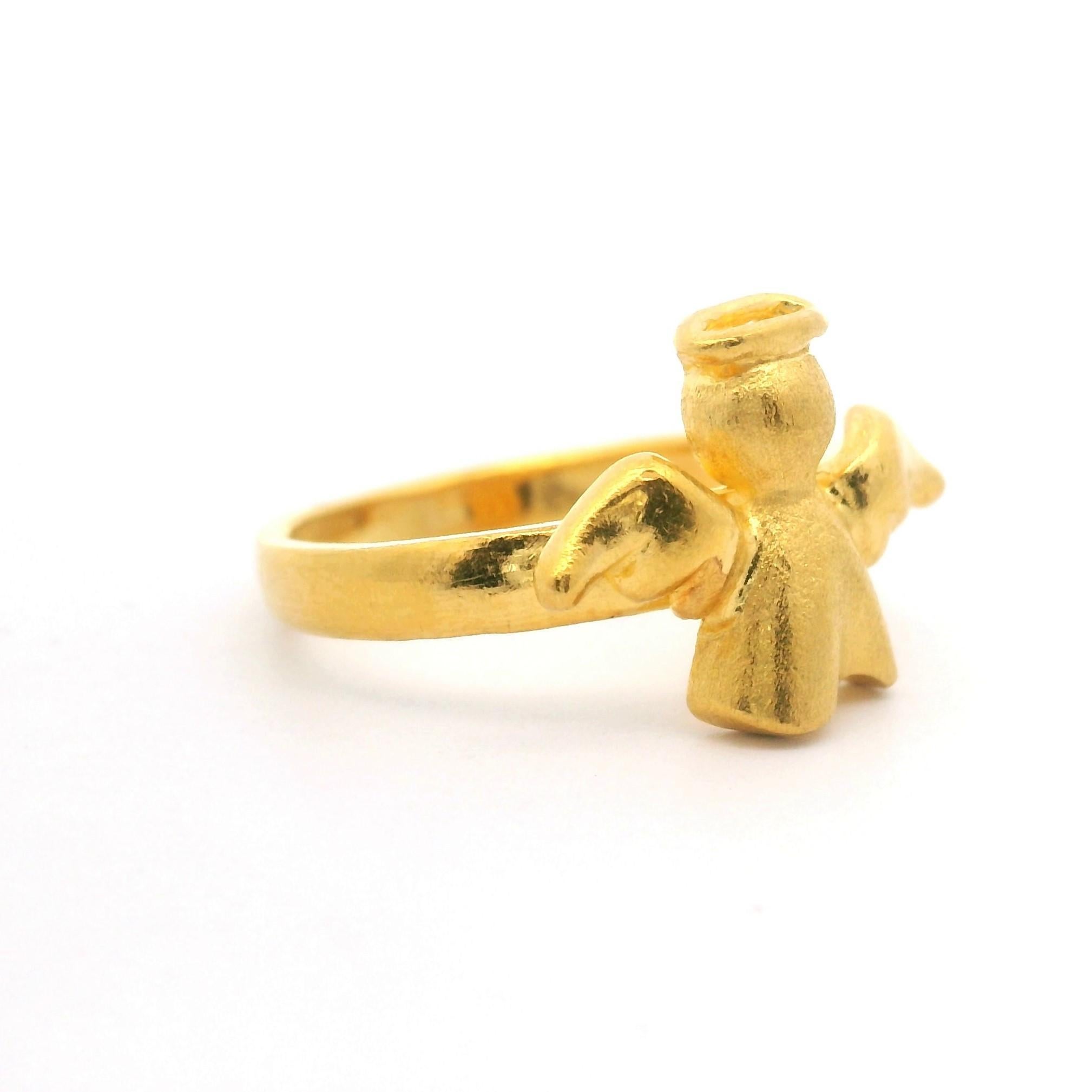Condition:  Excellent Condition, Professionally Cleaned and Polished
Metal:  24k Gold (Marked, and Professionally Tested)
Weight:  4.7g
Width:  11mm at face, 2.5mm at band
Size:  4
Markings:  