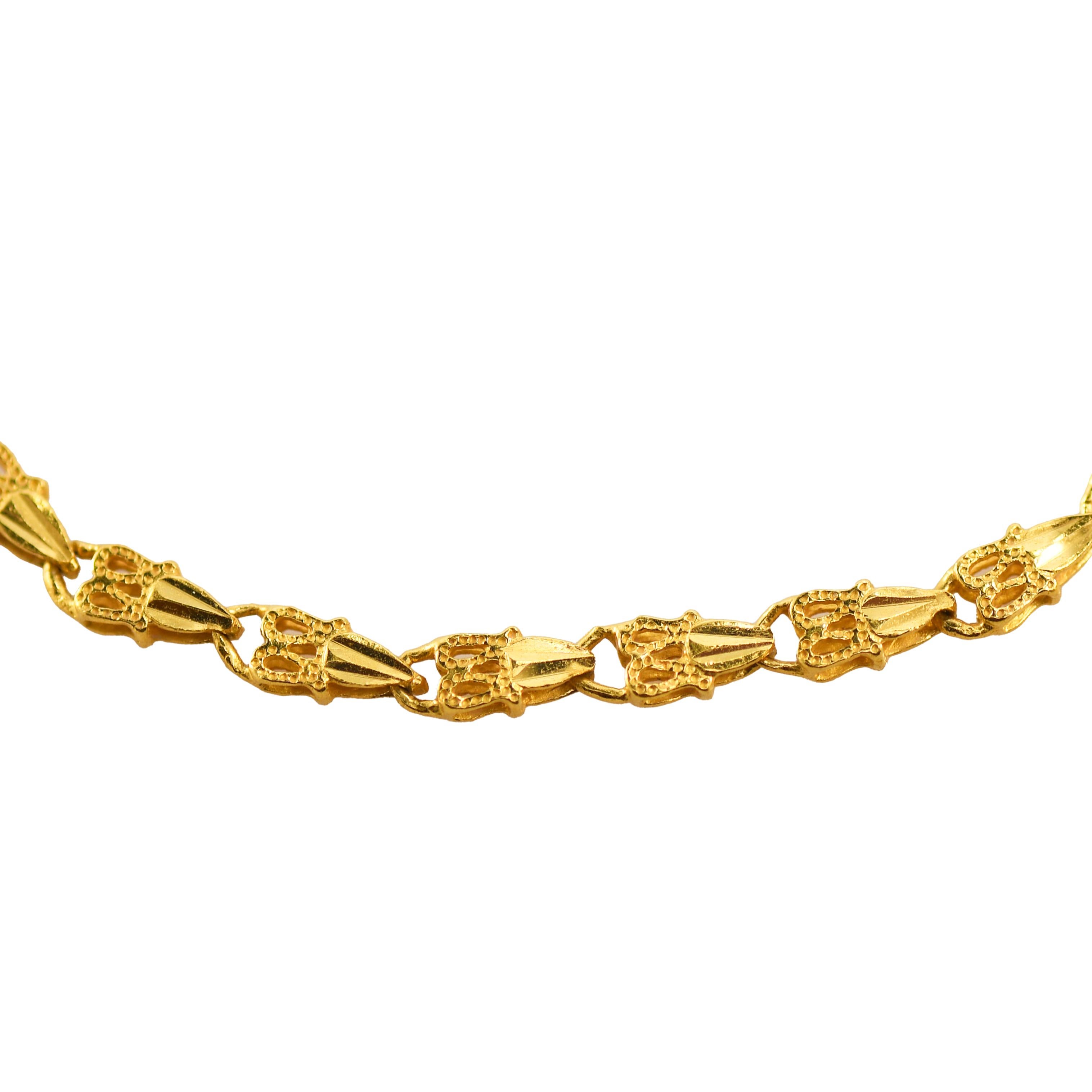 24K Yellow Gold Fancy Link Bracelet 5.6g In Excellent Condition For Sale In Laguna Beach, CA