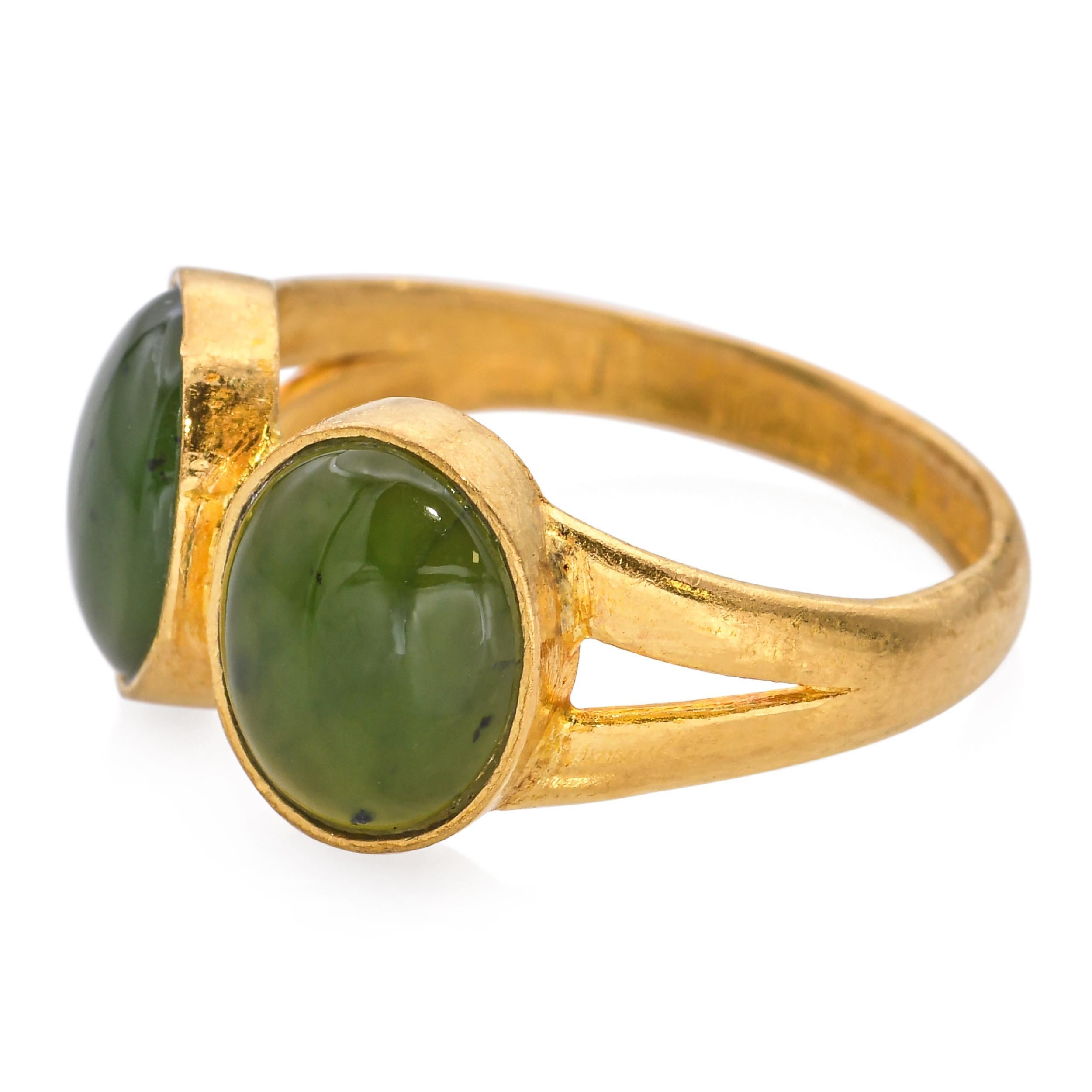 24k Yellow Gold Jade Two-Stone Ring In Good Condition For Sale In New York, NY