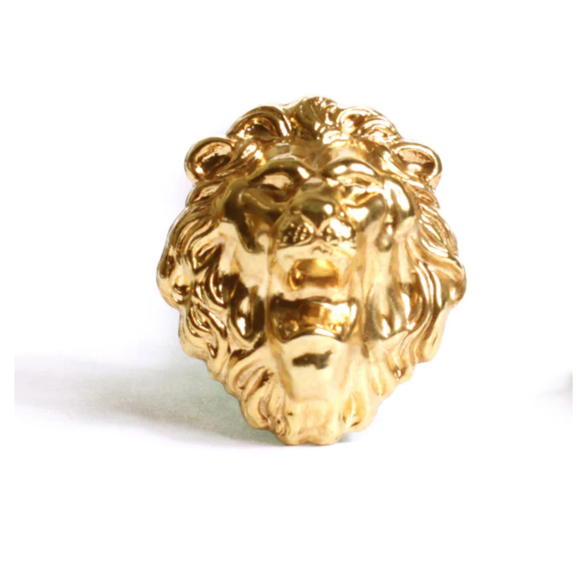 The King of the jungle will empower you and is a mix of masculine and feminine. A baroque ring with a lion roaring. Great for a woman or man’s pinky ring. Made in America. Plated in 24k yellow gold on Brass.

Additional Information:
Material: 24K