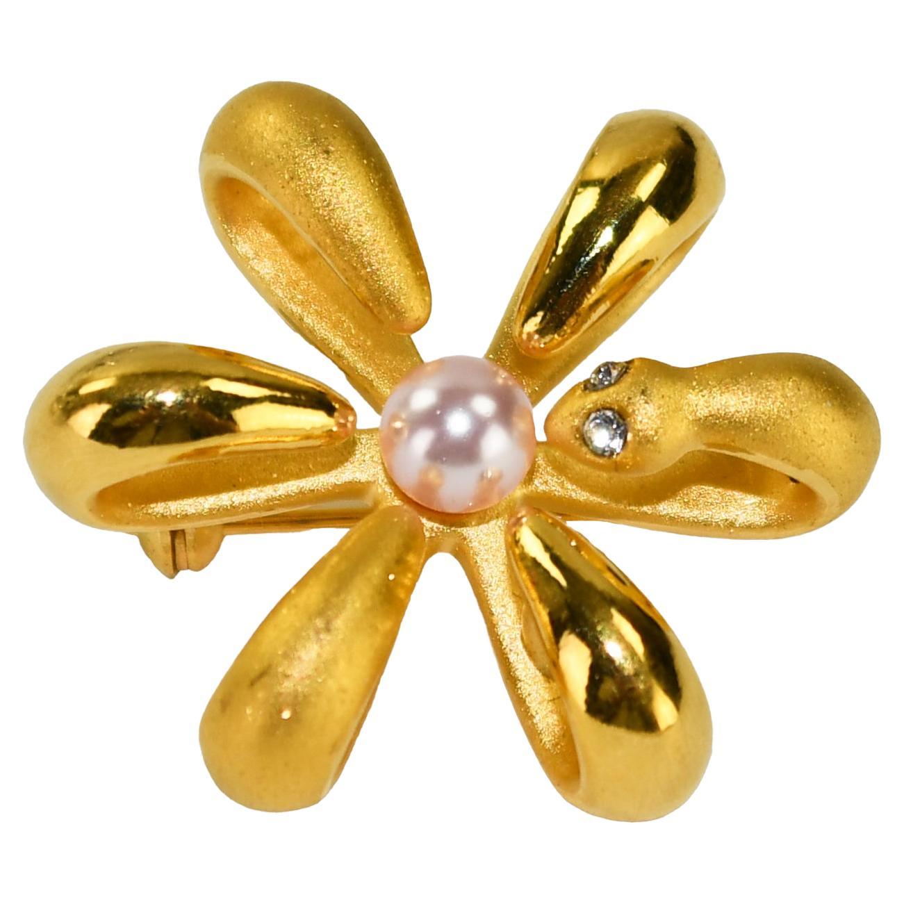 24K Yellow Gold Synthetic Pearl and Diamond Stimulants Brooch 4.2g