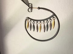 Boucles d'oreilles en or jaune 24 carats et argent sterling oxydé, signées Gurhan
