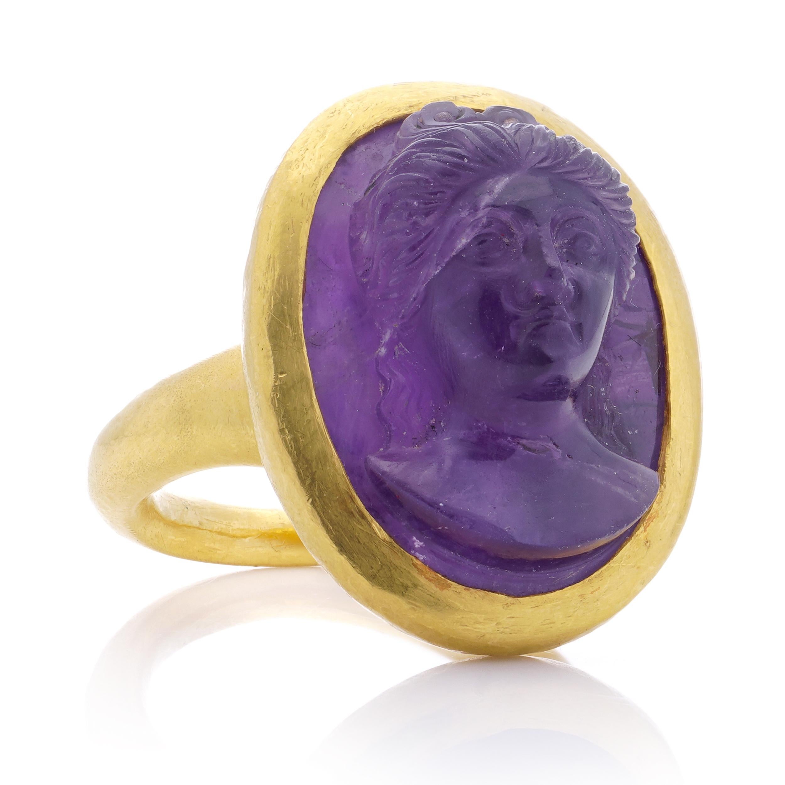 24kt. yellow gold carved amethyst intaglio ring with a woman's portrait For Sale 5