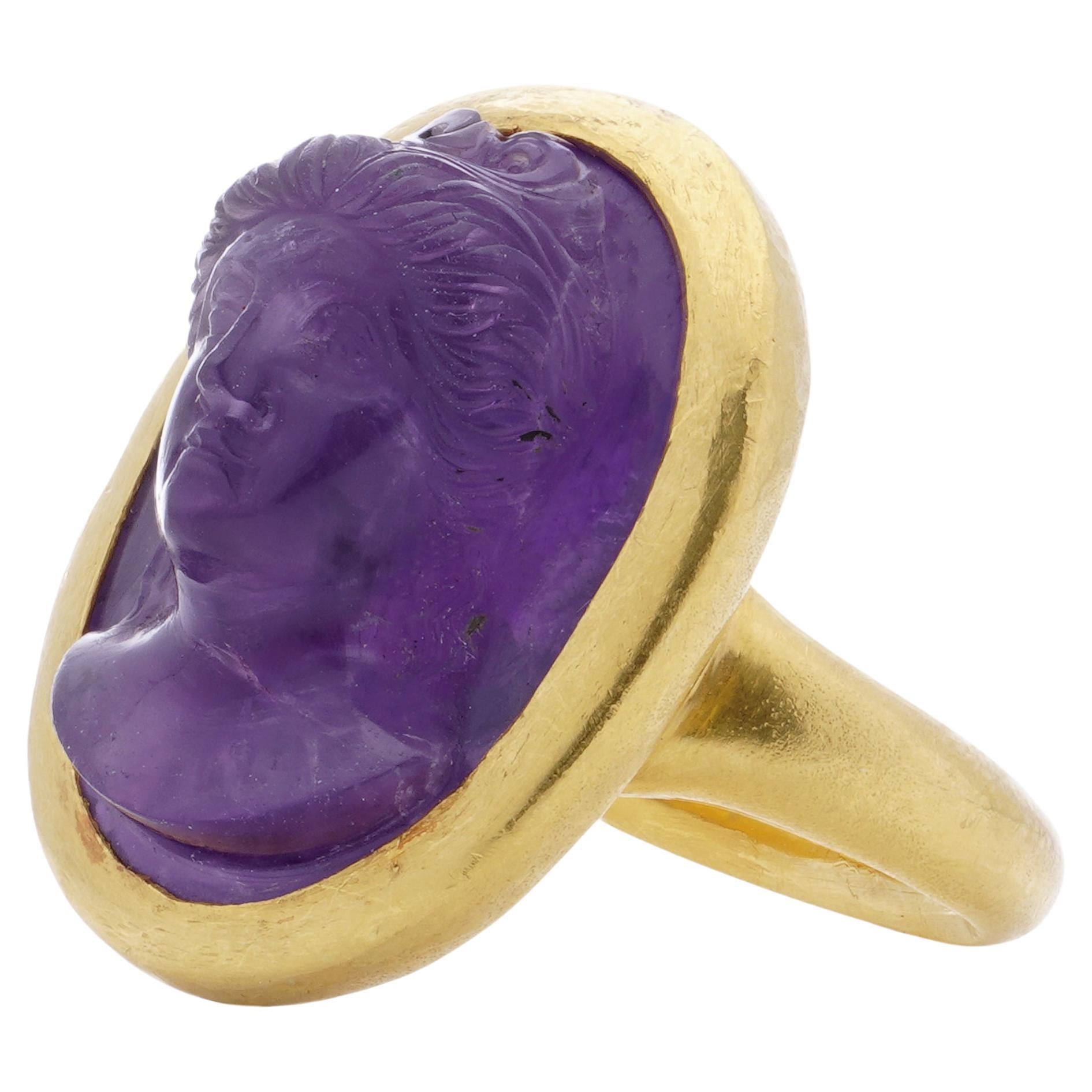  24kt. yellow gold carved amethyst intaglio ring with a woman's portrait For Sale