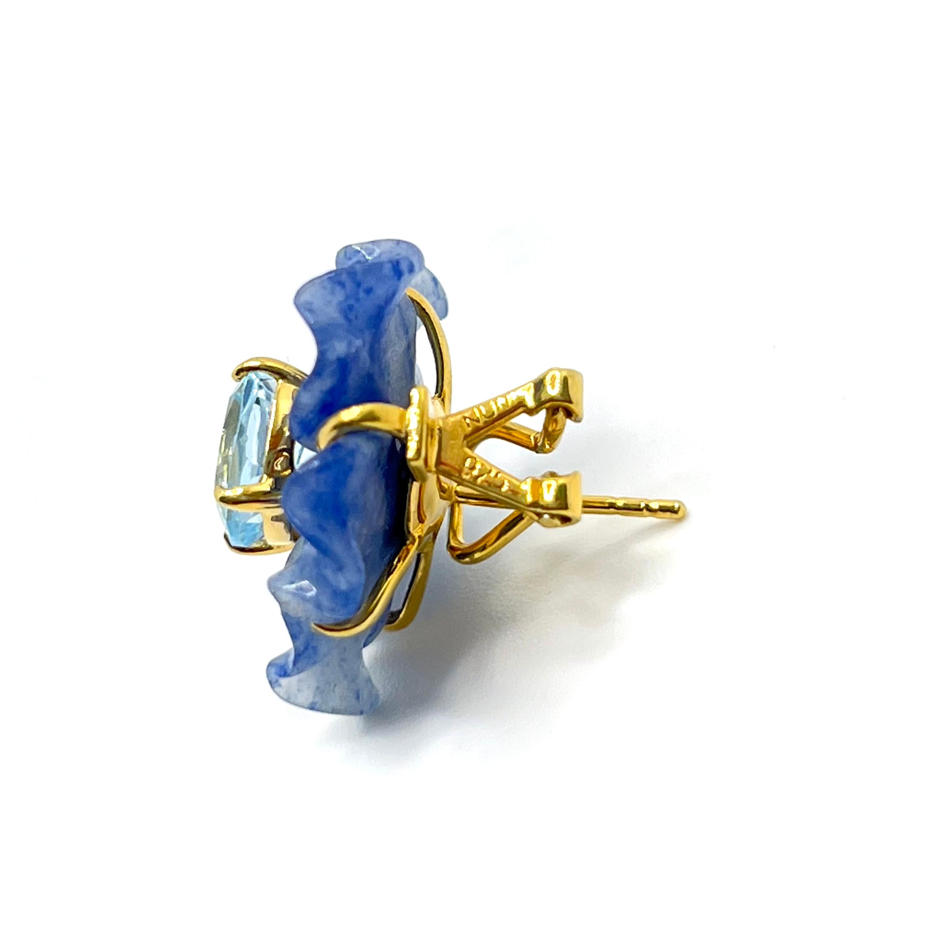 24 mm Ohrringe mit geschnitzter Dumortierit-Blume und blauem Topas Vermeil im Kissenschliff Damen im Angebot