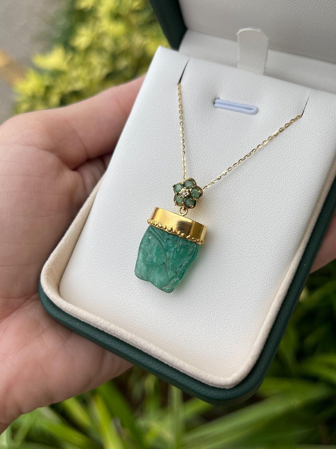 Rough Cut 24tcw 14K Carved Rough Colombian Emerald Crystal Floral Gold Pendant Necklace For Sale