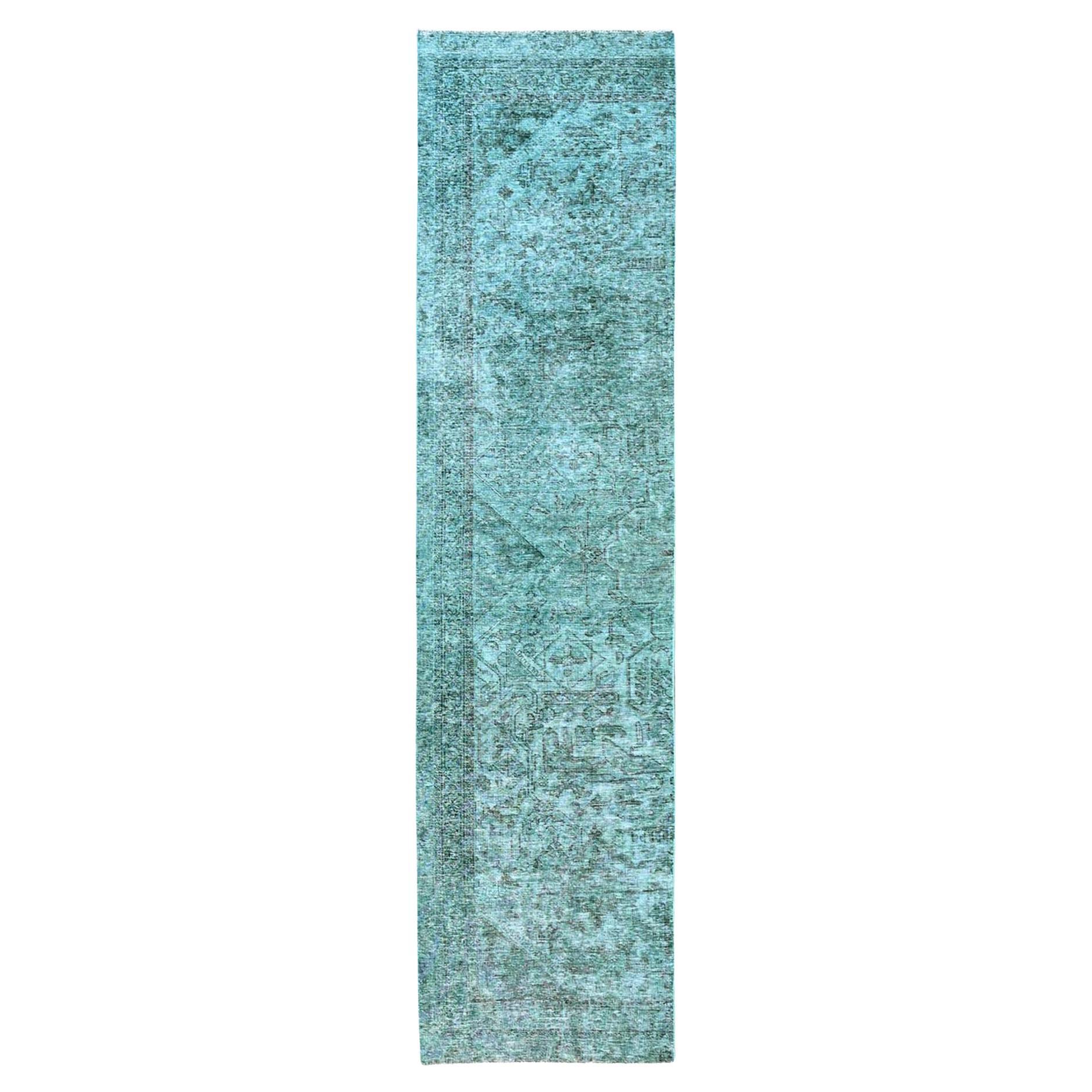 2'4"x10'2" Tapis de couloir persan Tabriz vintage vert teinté à la main