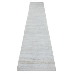 2'4 "x11'7" Elfenbeinfarbenes einfarbiges Muster, handgeknüpft aus Ghazni-Wolle, Läufer