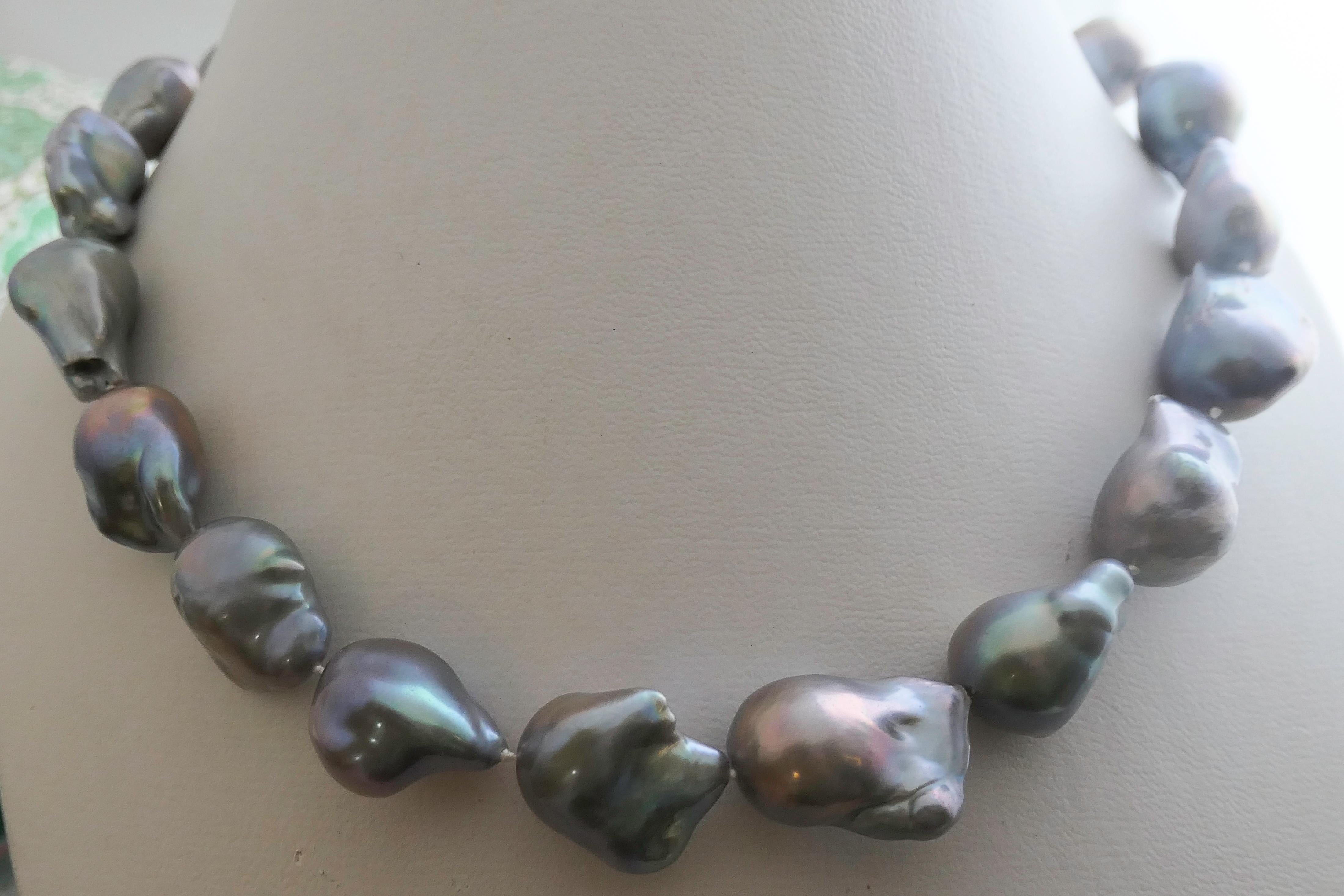 25-30mm Süßwasser Barock Grau Perlenkette Sterling Silber Verschluss - 18 Zoll (Kunsthandwerker*in) im Angebot