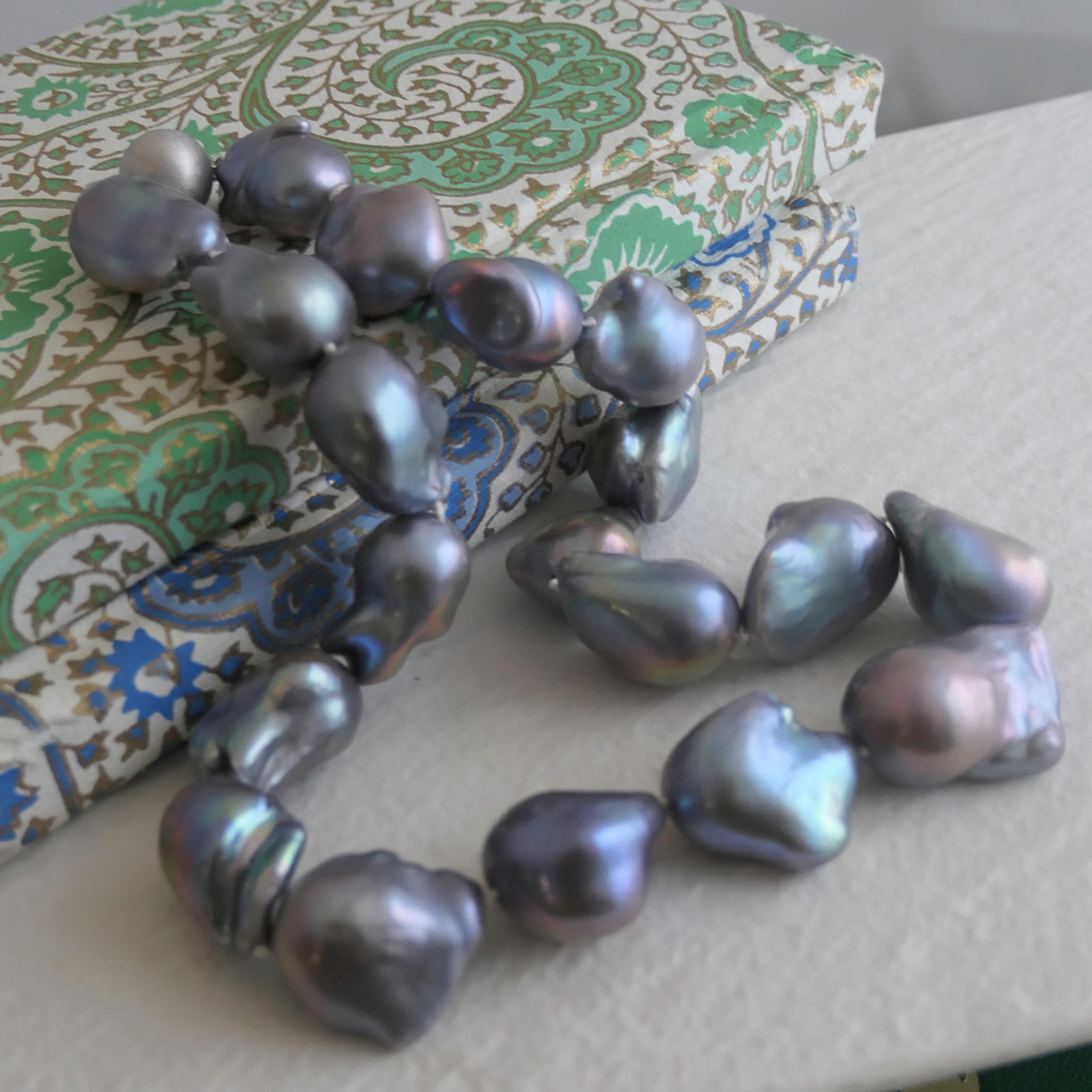 25-30mm Süßwasser Barock Grau Perlenkette Sterling Silber Verschluss - 18 Zoll im Angebot 2