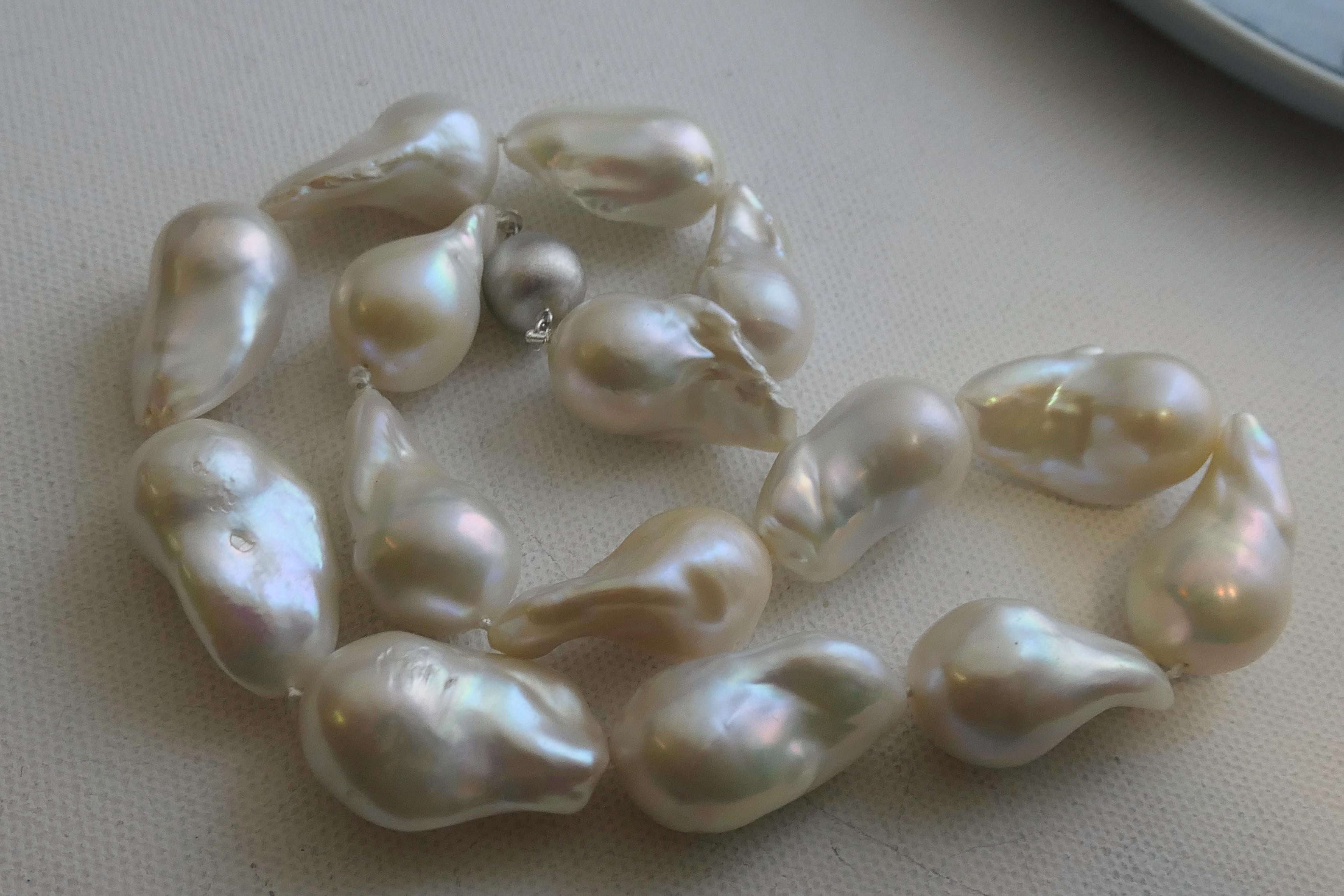 Collana di perle barocche d'acqua dolce da 25-30 mm - A. Silver - 18 pollici in vendita 6