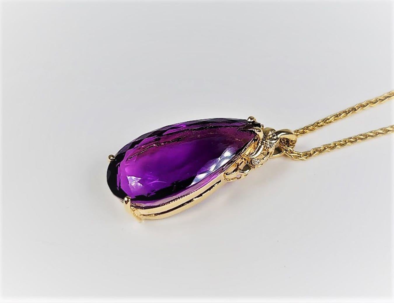Women's or Men's 25 Carat Amethyst and Diamond Enhancer Yellow Gold Chain For Sale