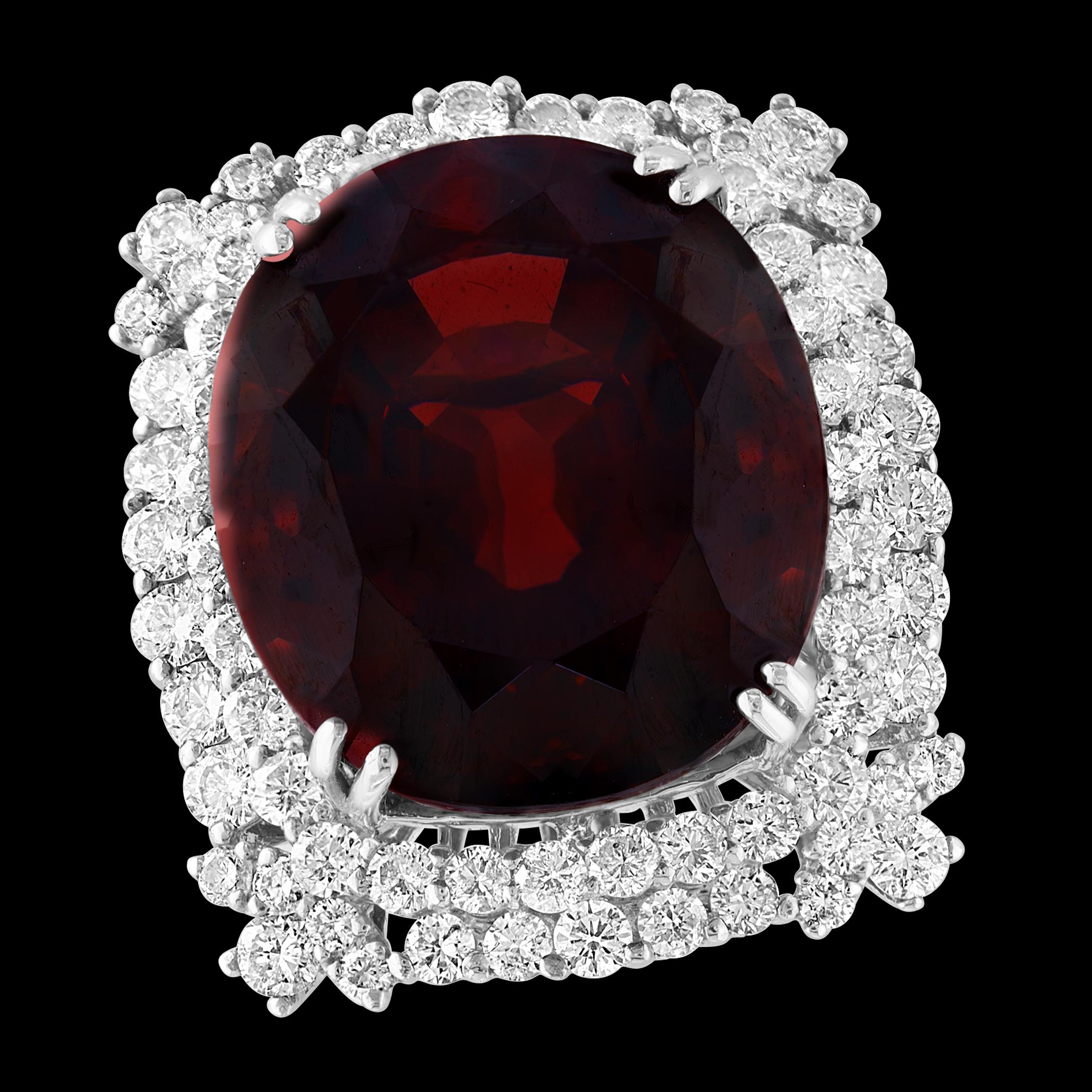 25 Carat Cushion Shape Rhodolite Garnet and 5.8 Carat Diamond Ring 18 Karat Gold In Excellent Condition For Sale In New York, NY