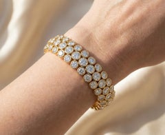 25 Carat Diamond Bangle Bracelet in 18K Yellow Gold, VS1 Clarity, E–F Color