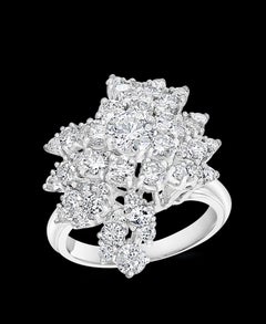2.5 Carat Diamond Cluster Cocktail Ring 18 Karat White Gold 12.8 Grams Ring