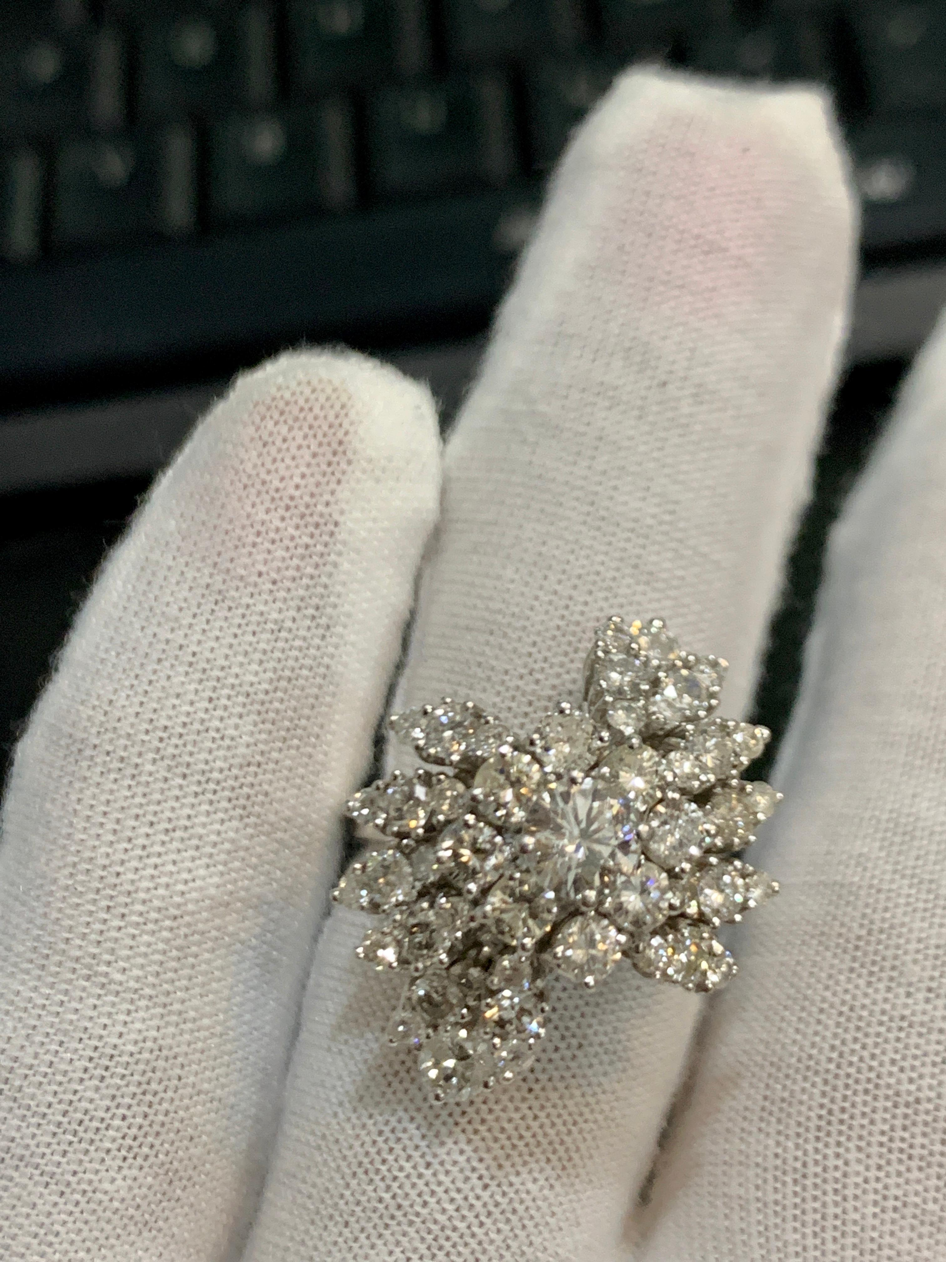 2.5 Carat Diamond Cluster Cocktail Ring 18 Karat White Gold 12.8 Grams Ring For Sale 1