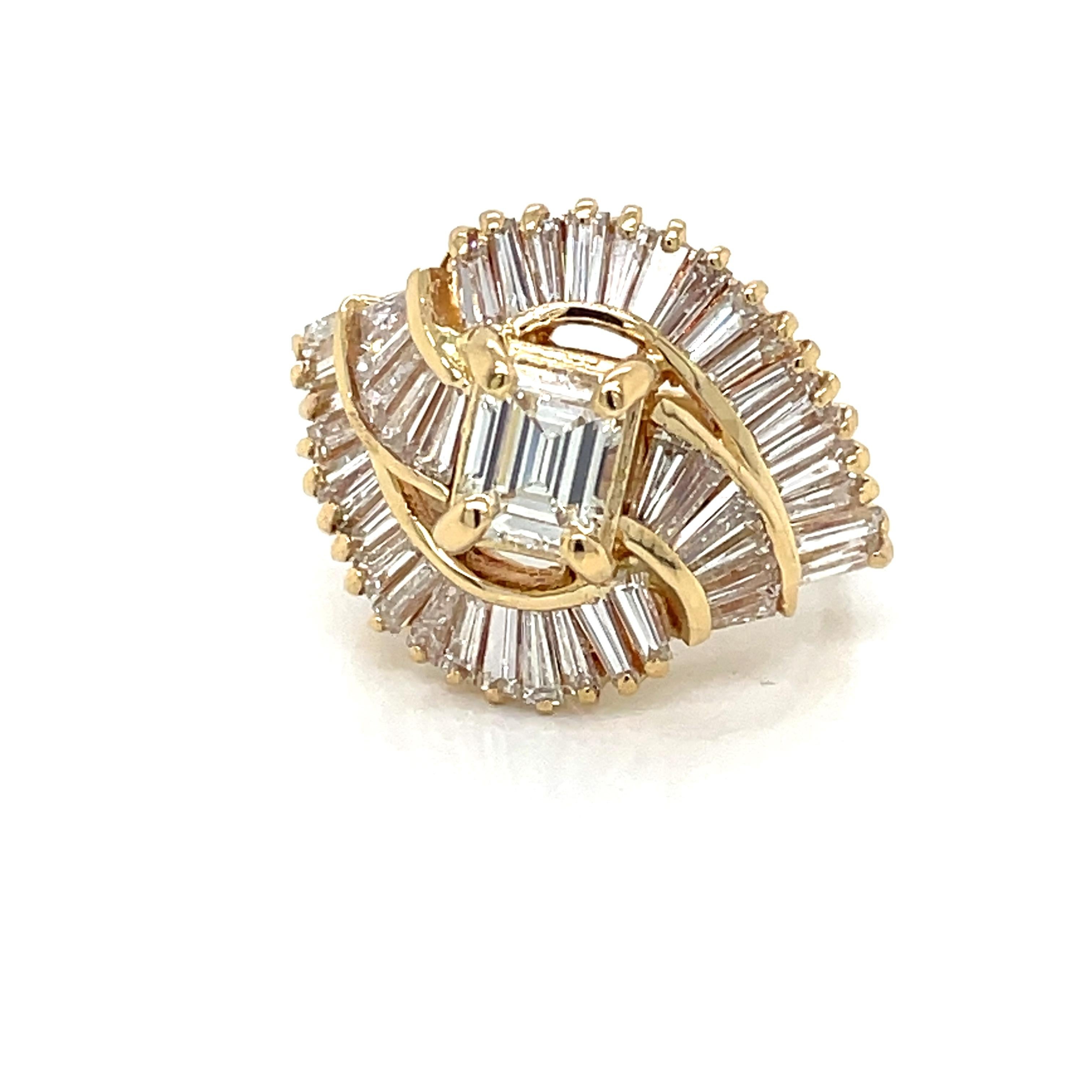 2.5 Carat Diamond Flair 18 Karat Yellow Gold Cocktail Ring For Sale 3