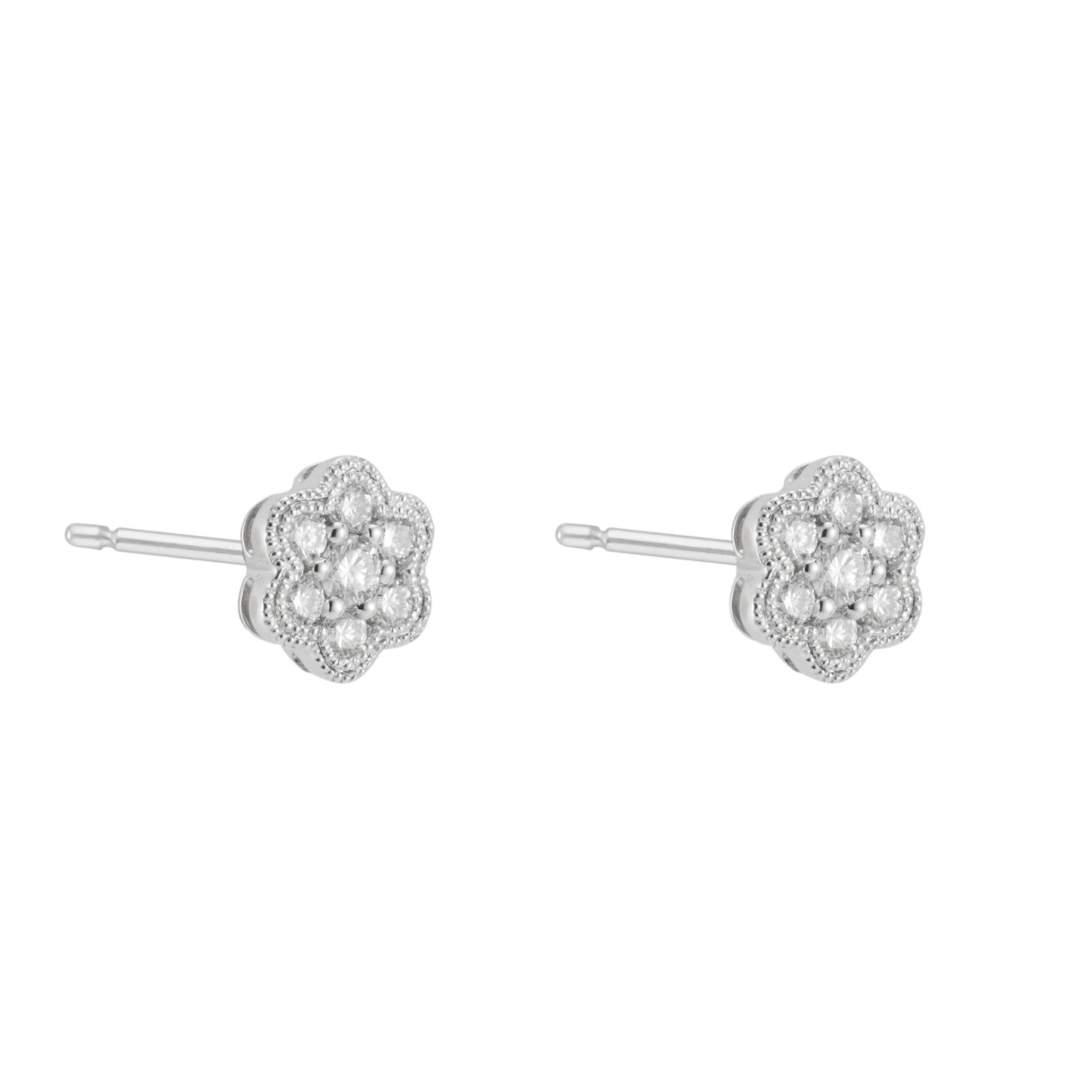 Taglio rotondo Orecchini a fiore in oro bianco con diamante da .25 carati in vendita