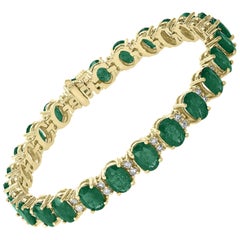 25 Carat Emerald 1.3 Carat Diamond Tennis Bracelet 18 Karat Gold