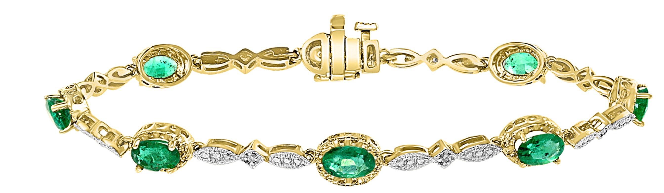  This exceptionally affordable Tennis  bracelet has 8 stones of oval  Emeralds  . Each Emerald is spaced by a diamond links.  
 Total weight of Emerald is  Approximately 2.5 carat. 
The bracelet is expertly crafted with 8 grams of  14 karat gold .