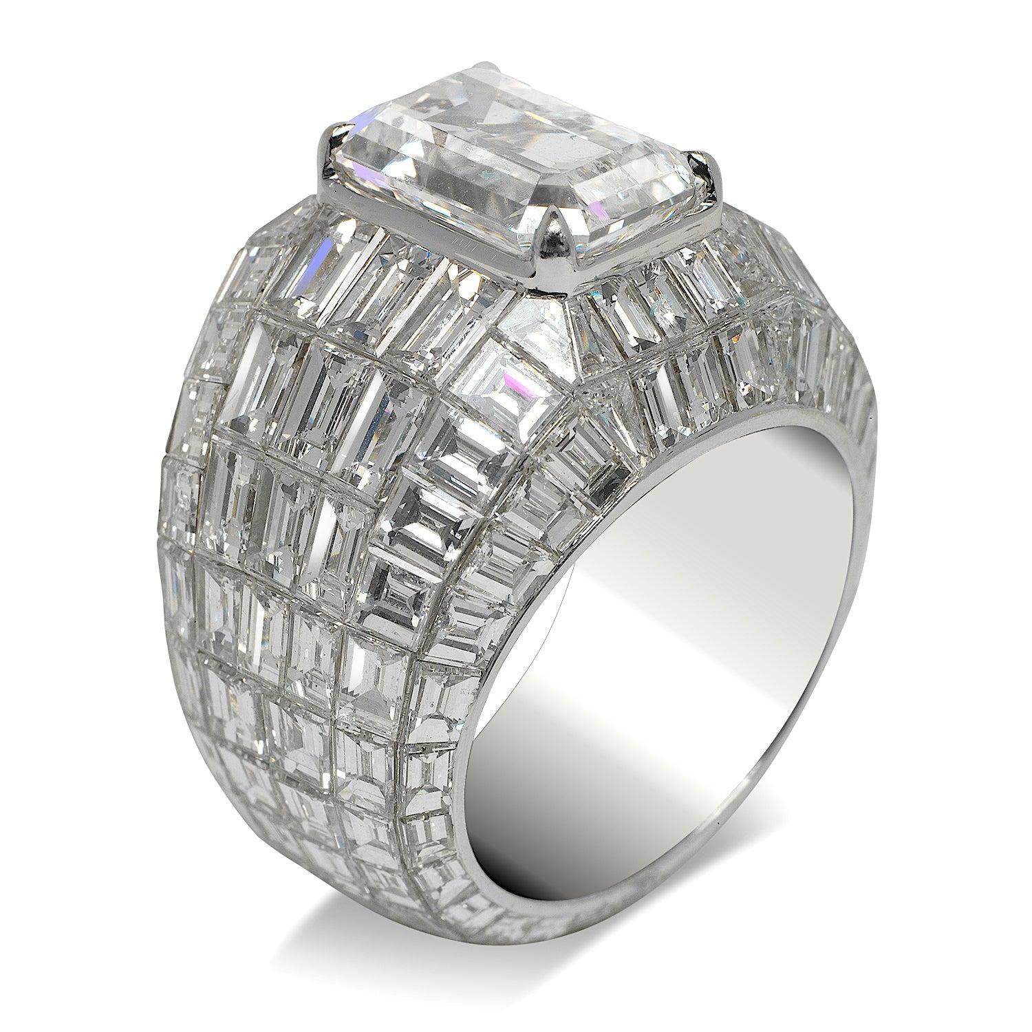 Taille émeraude Bague de fiançailles avec diamant taille émeraude de 25 carats certifié GIA E VVS2 en vente
