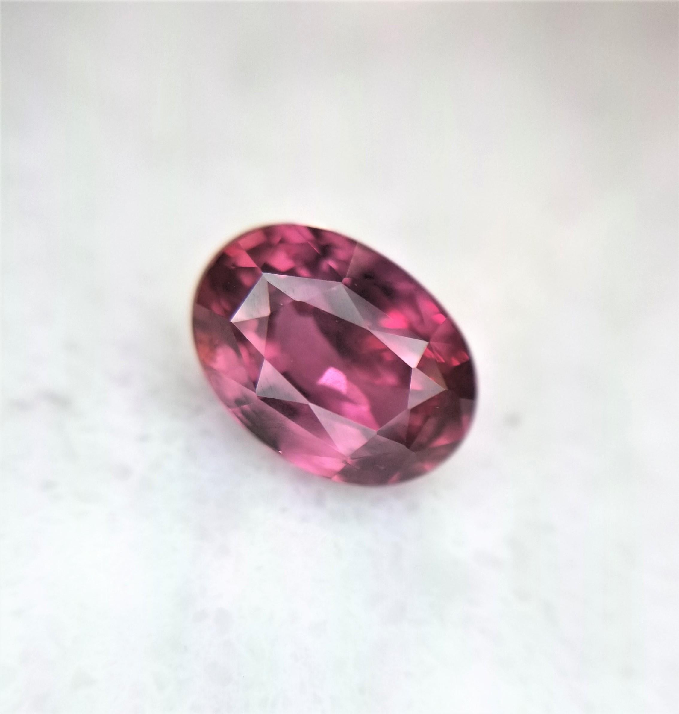 Collier pendentif en rubis ovale certifié Emteem de 2,5 carats en 18K en vente 2