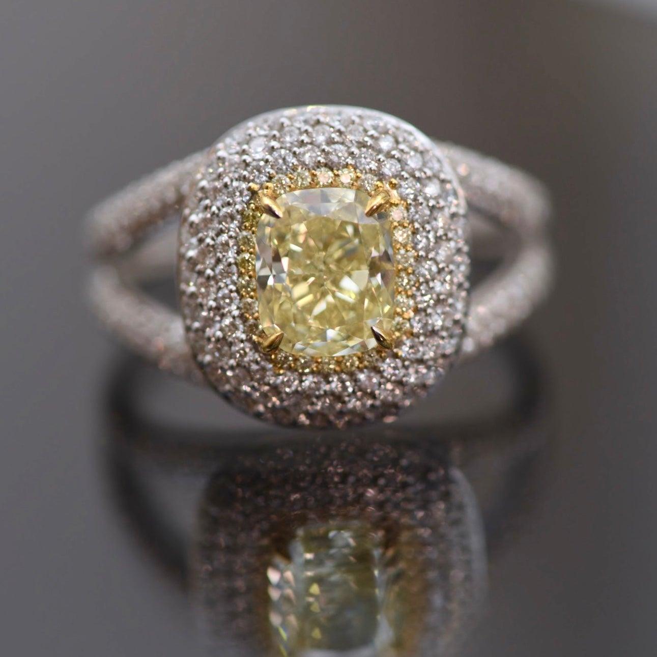 For Sale:  2.5 Carat Fancy Yellow Diamond and White Diamond 18 Karat White Gold Ring 4