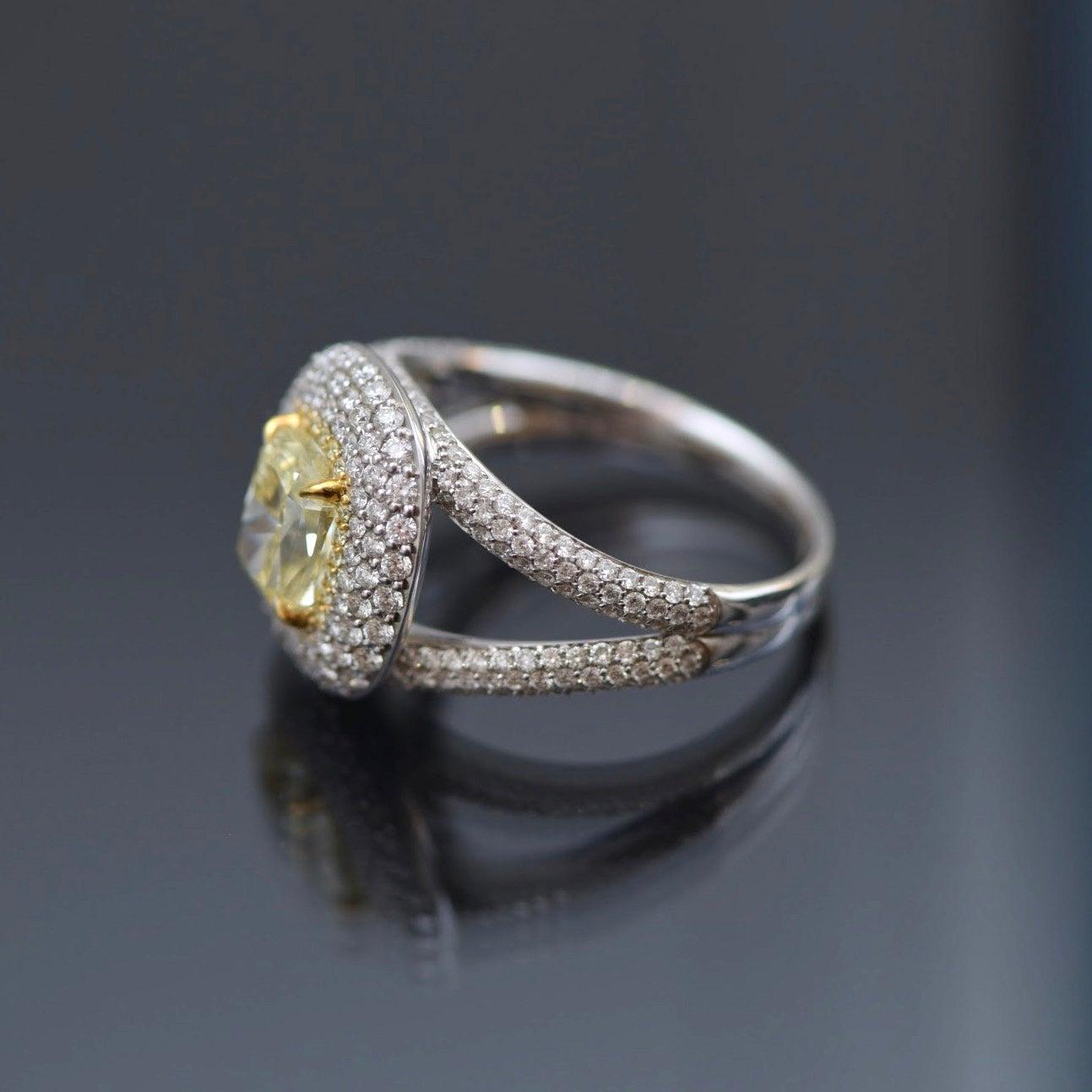 For Sale:  2.5 Carat Fancy Yellow Diamond and White Diamond 18 Karat White Gold Ring 5