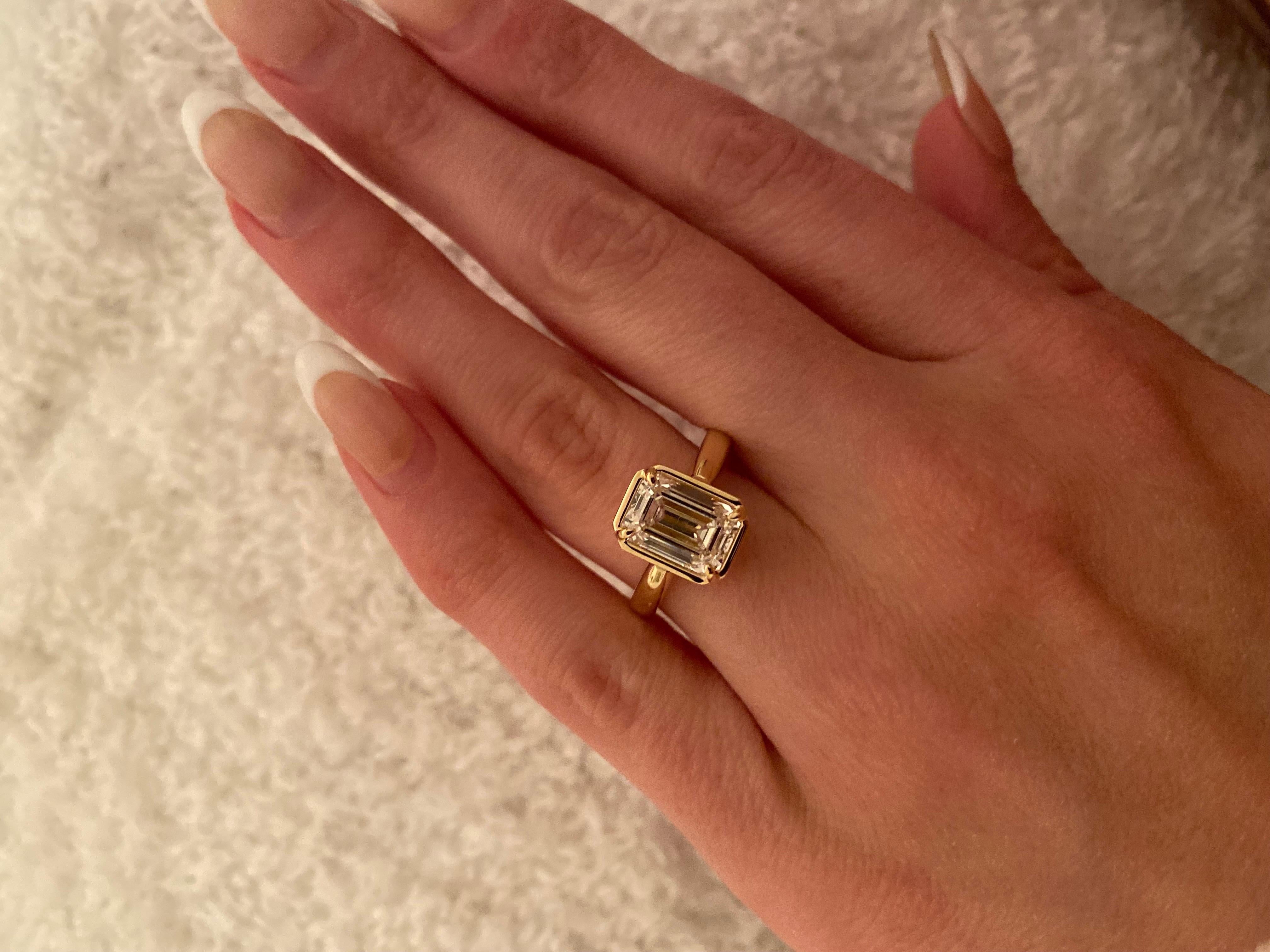 Women's 2.5 Carat Emerald Cut Diamond Ring