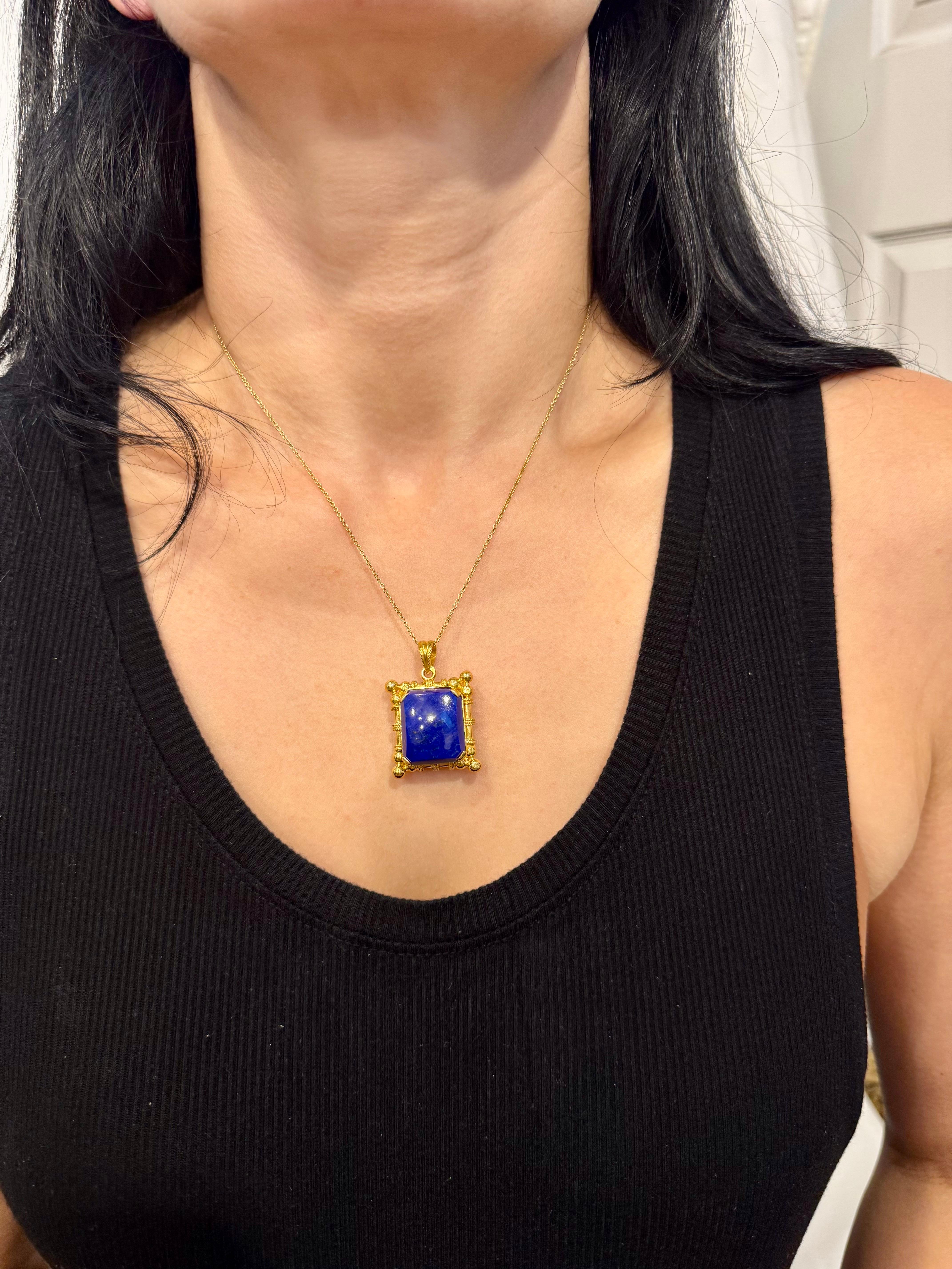 Colgante de lapislázuli de 25 quilates en montura de oro de 22 quilates, 15,9 gm, cadena de 16-18 pulgadas en venta 3