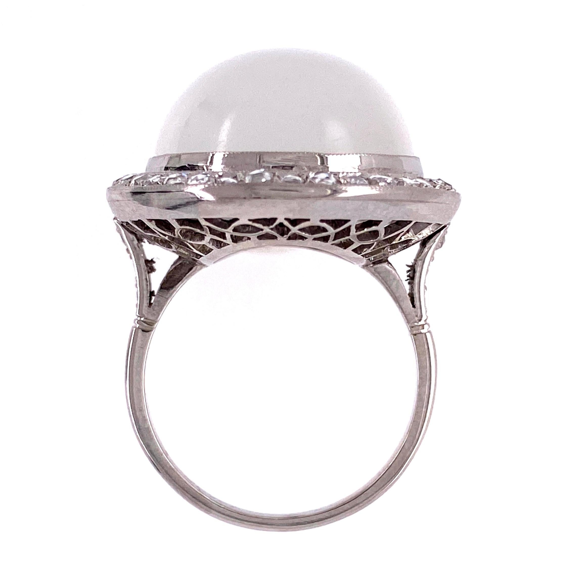 25 Carat Moonstone Diamond Platinum Cocktail Ring Fine Estate Jewelry In Excellent Condition In Montreal, QC