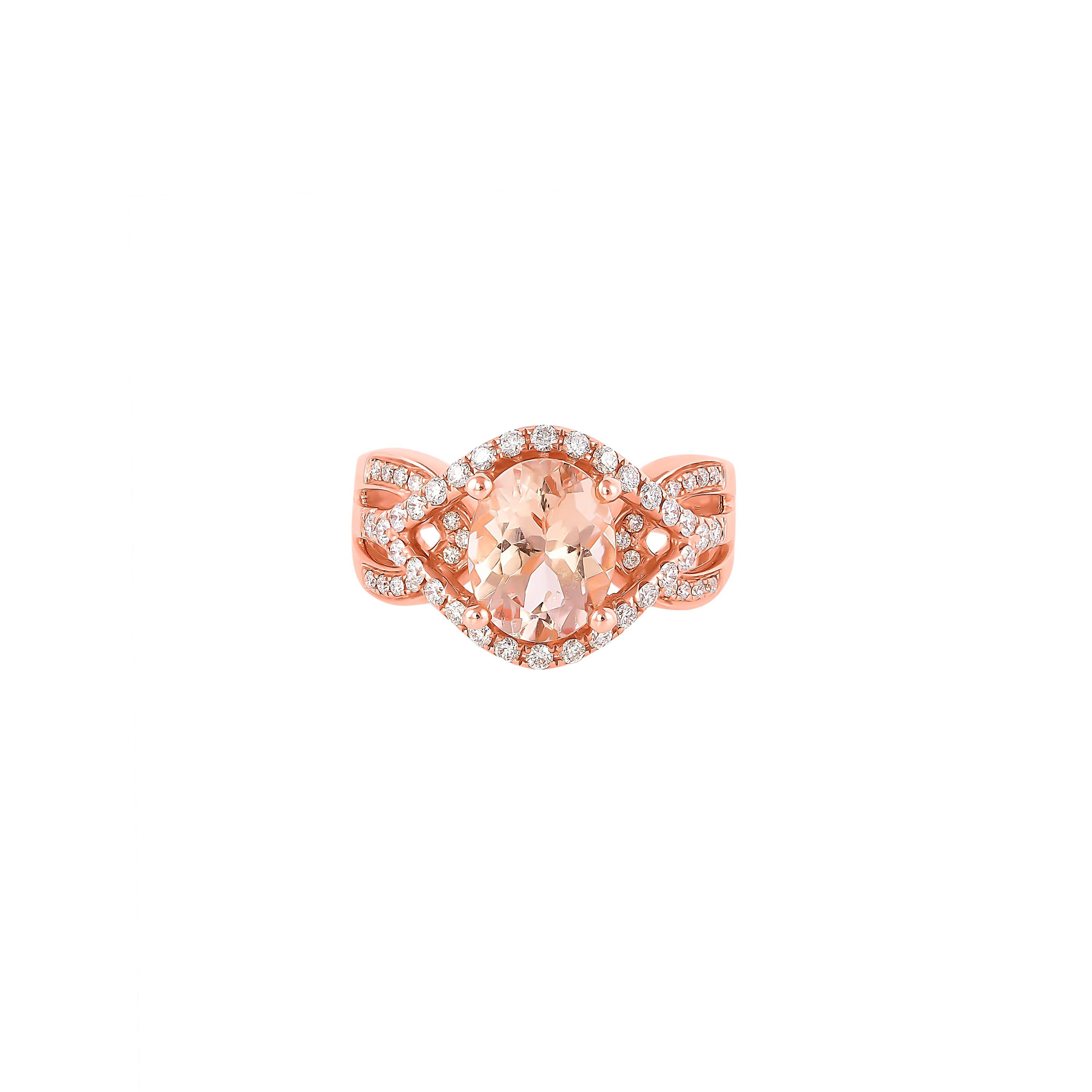 Contemporary 2.5 Carat Morganite and Diamond Ring in 18 Karat Rose Gold For Sale