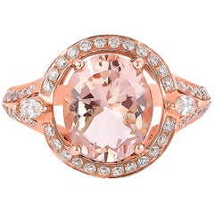 Sunita Nahata Morganit 2.50ct. Fancy Ring aus 18 Karat Roségold mit Diamant.