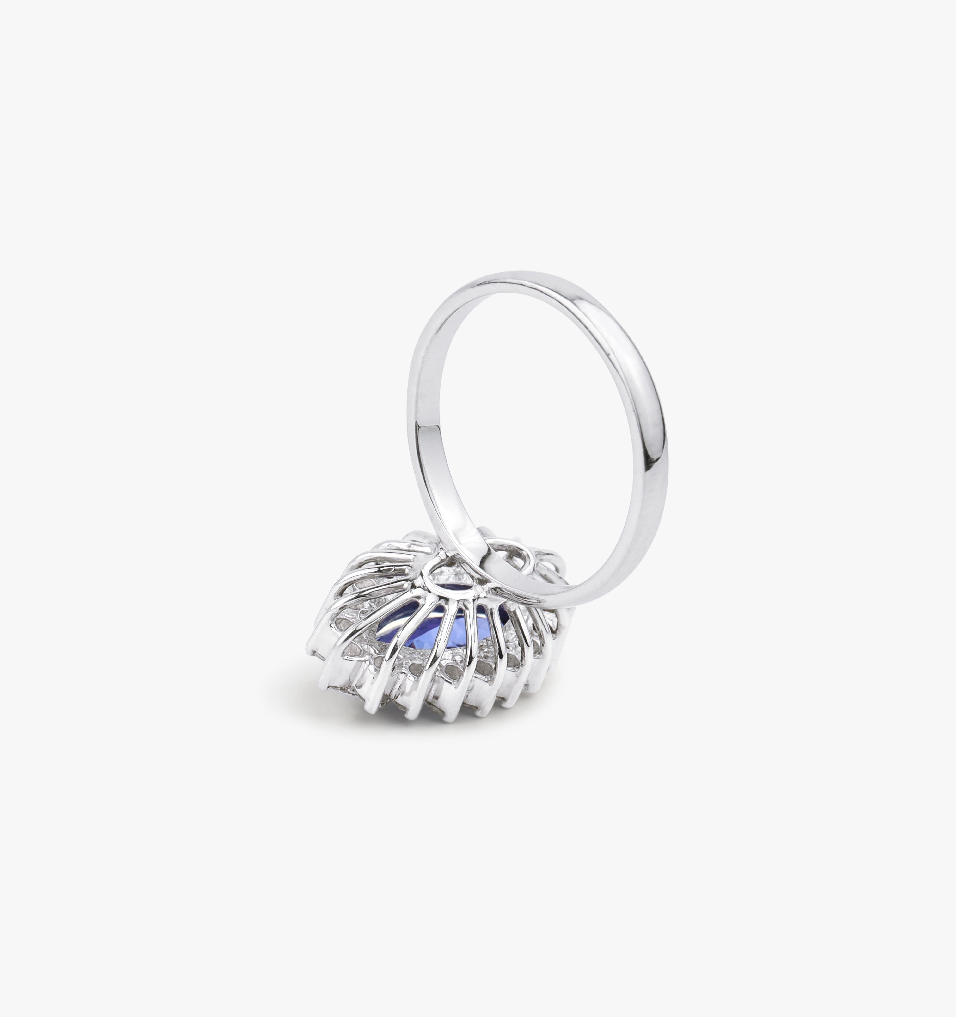 Taille Marquise 2.5 Carat Natural AAA Tanzanite Diamond Halo Cocktail Engagement Ring 18k Gold en vente