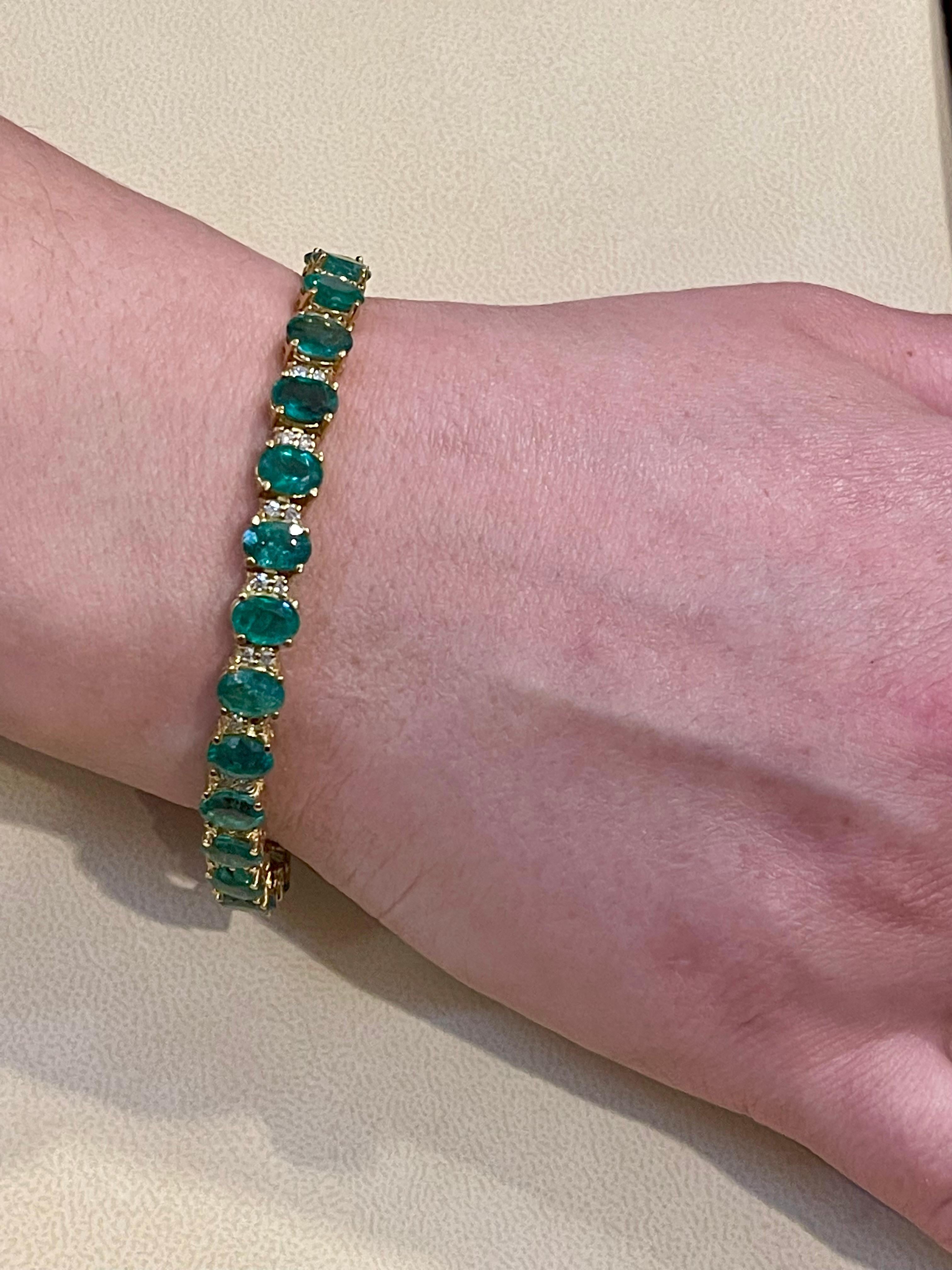 25 Carat Natural Emerald & 1.8 Carat Diamond Tennis Bracelet 18 Kt Yellow Gold For Sale 8