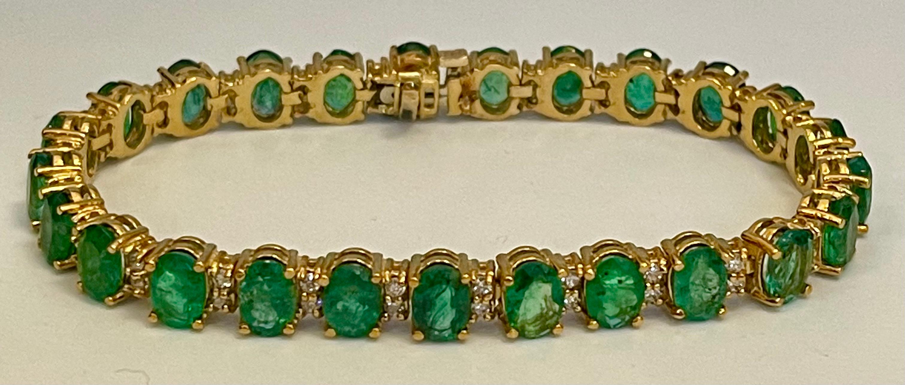 25 Carat Natural Emerald & 1.8 Carat Diamond Tennis Bracelet 18 Kt Yellow Gold In New Condition For Sale In New York, NY