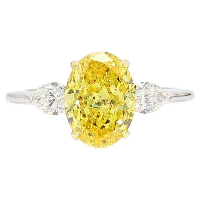 2.5 Carat Natural Oval Fancy Vivid Yellow Diamond Engagement Ring Platinum GIA