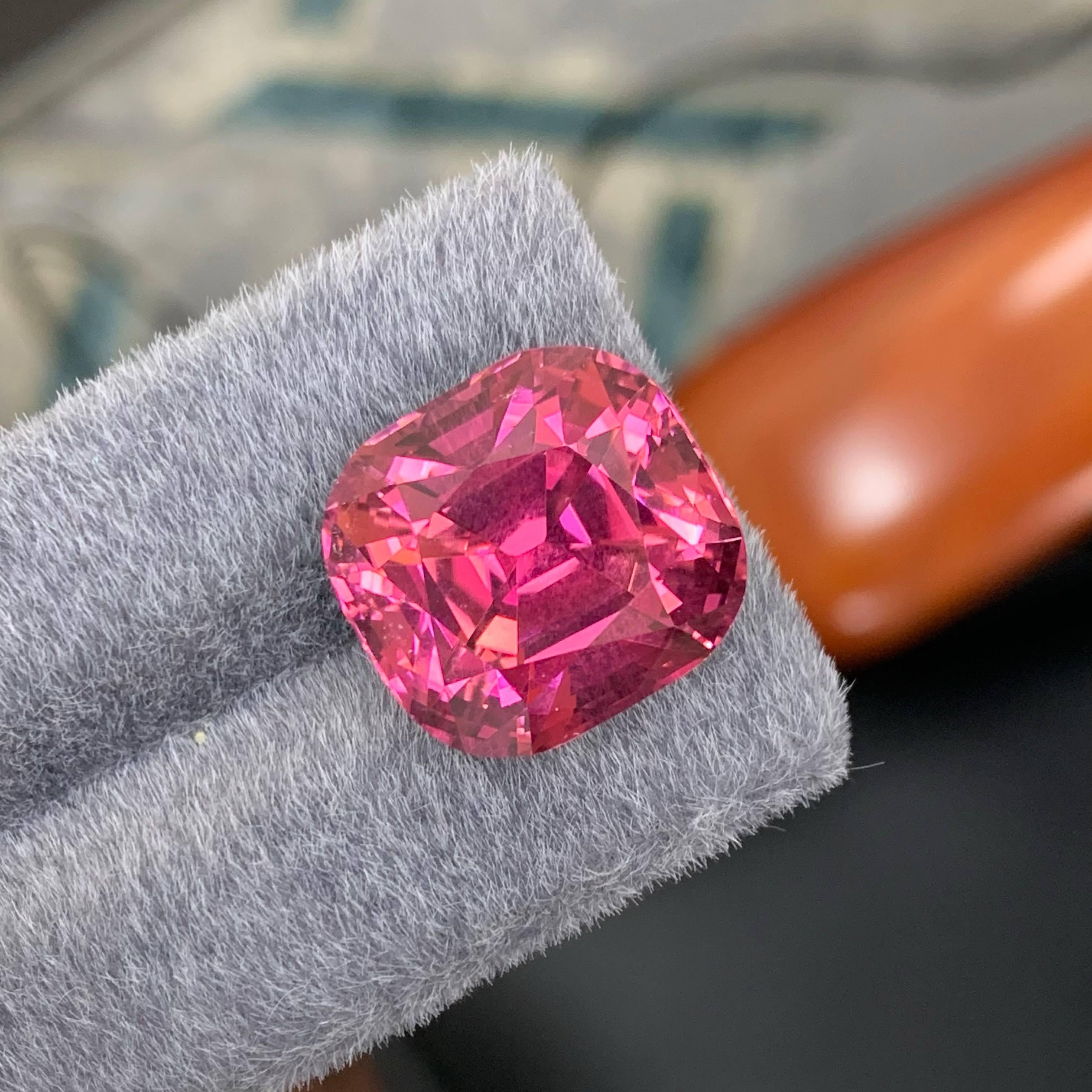 25 Carat Natural Quality Hot Pink Tourmaline Stone Cushion Cut Afghani Gemstone en vente 4