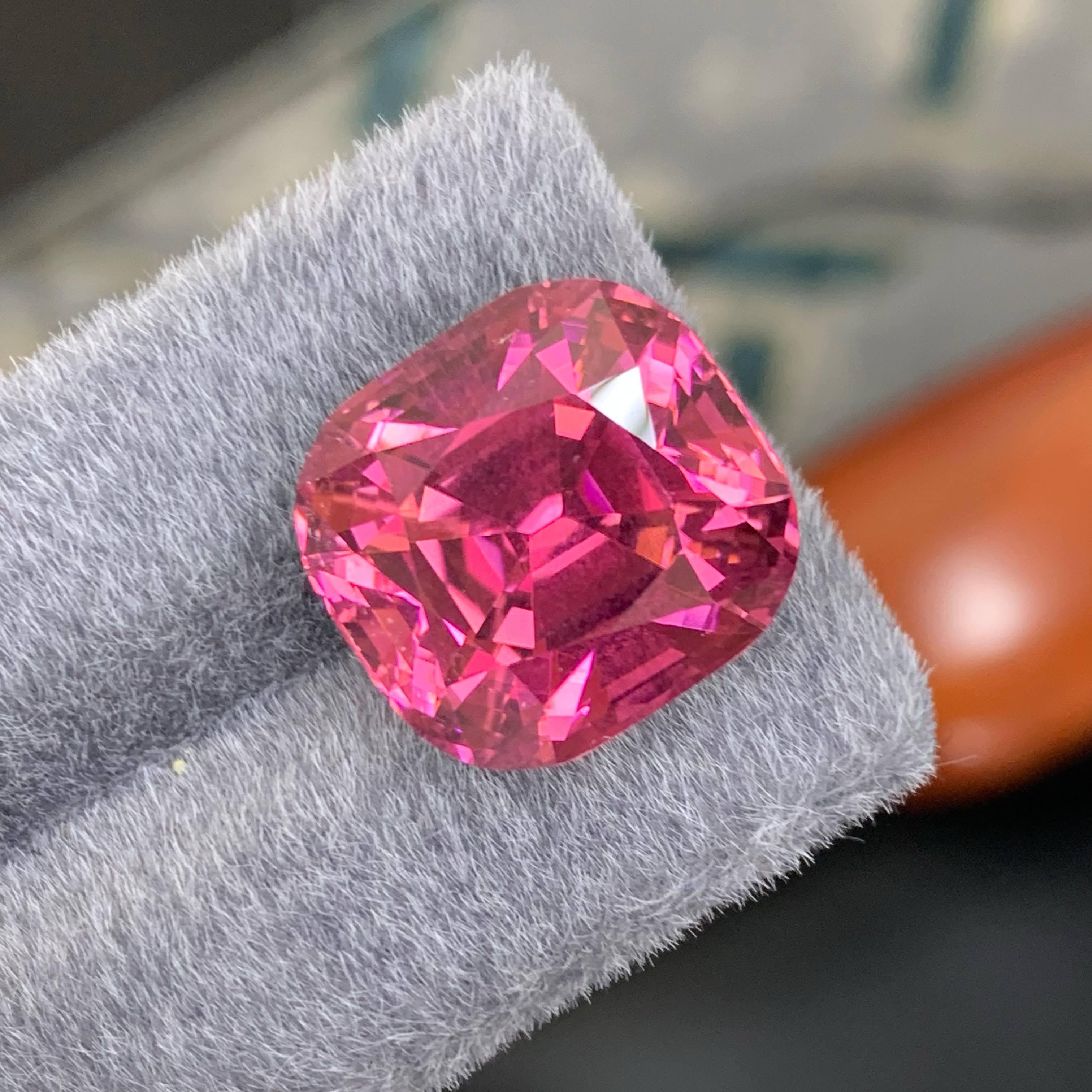25 Carat Natural Quality Hot Pink Tourmaline Stone Cushion Cut Afghani Gemstone Neuf - En vente à Bangkok, TH